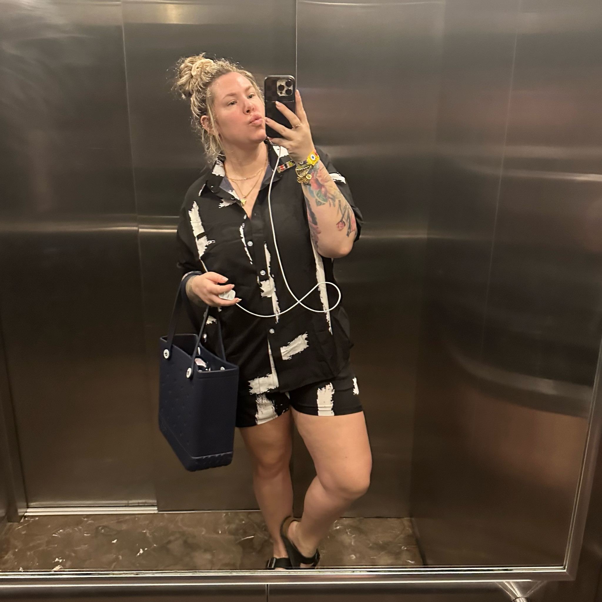 no make up, no hair, just vacation - wearing XL & birks in black 🖤 

#LTKswim #LTKmidsize #LTKSeasonal