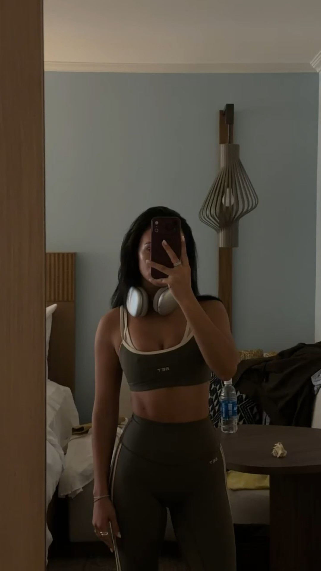 Set active workout set, apple headphones | activewear 

#LTKootd #LTKfitnessgoals #LTKdayinmylife