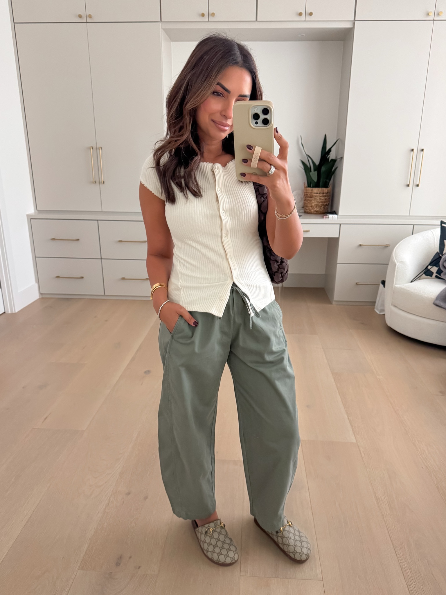 Wearing an xs in free people cardigan top, xs short length in barrel pants & my true size in Gucci mules that are back from last year!

#LTKOver40 #LTKFindsUnder100 #LTKStyleTip