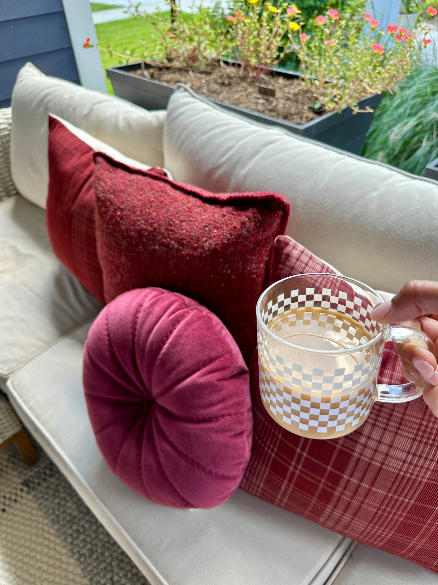 Ready for all the fall vibes! Fresh pillows and hot coffee on deck!!! 🍁

#LTKFallSale #LTKHome #LTKSeasonal