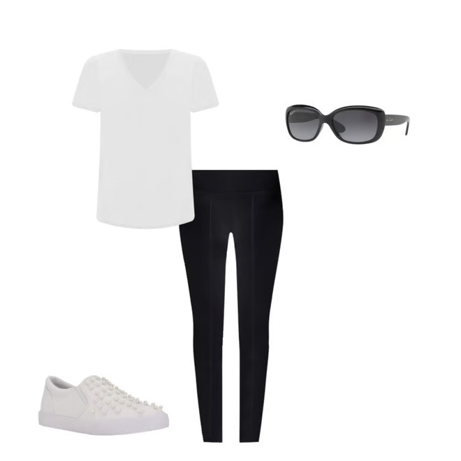 Juniors' SO® Favorite V-Neck Short Sleeve Tee | Kohl's