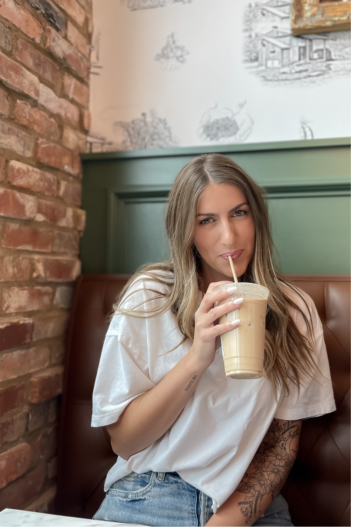 My favorite white tee from Target! I sized up from a medium to a large 🤍

#whitetee #whiteshirt #neutrals

#LTKBacktoSchool #LTKstyletip #LTKFitness
