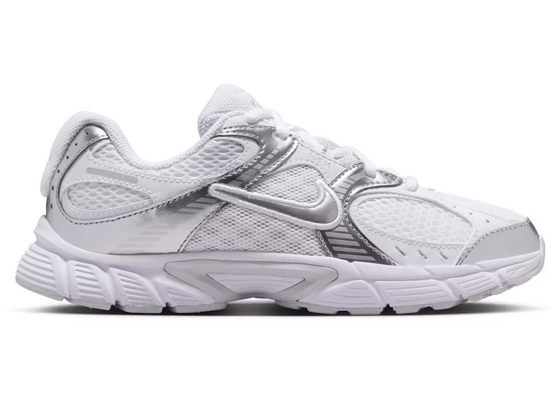 Nike V5 RNR Metallic Silver Sneakers in White/Pure Platinum | StockX
