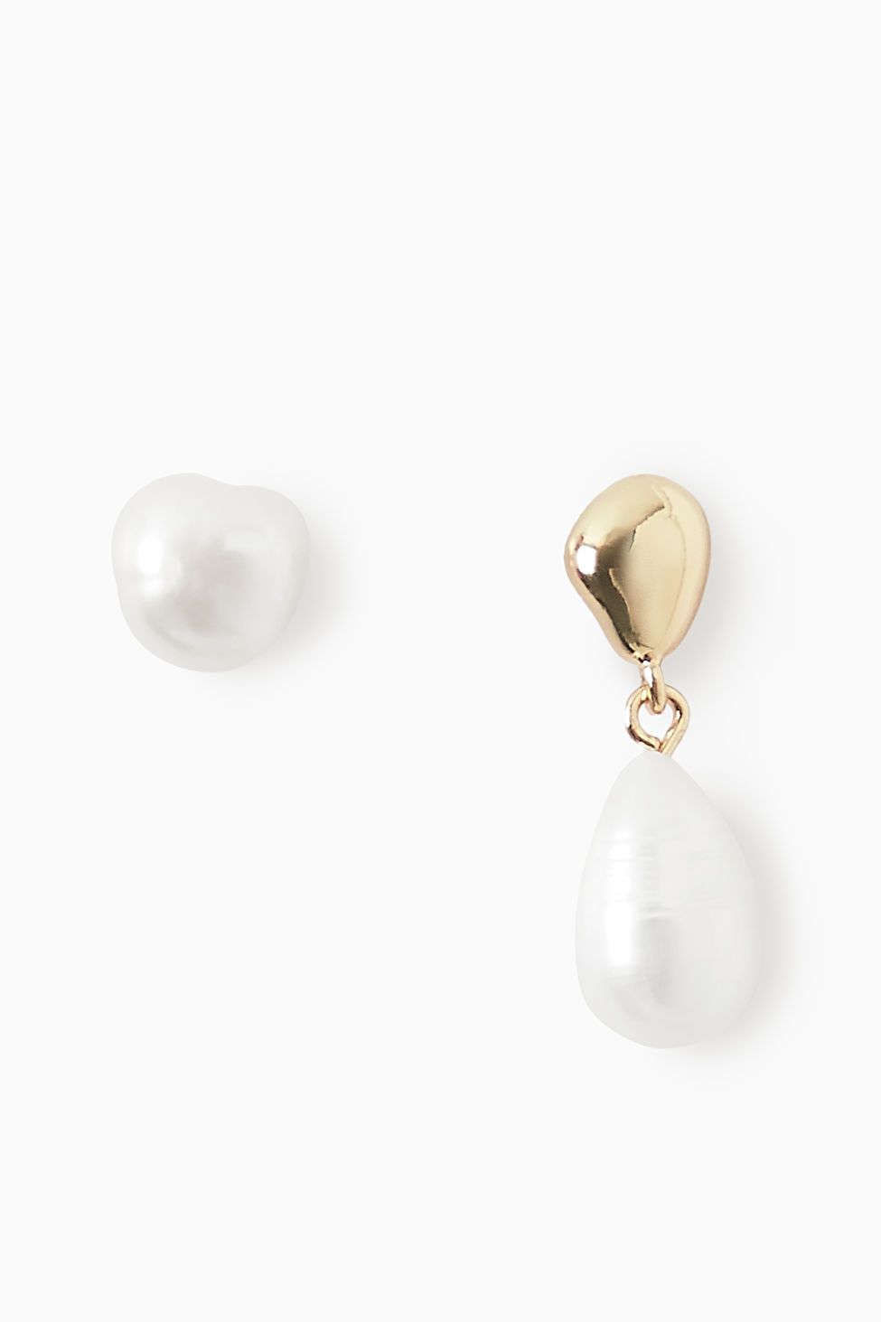MISMATCHED PEARL EARRINGS | COS UK
