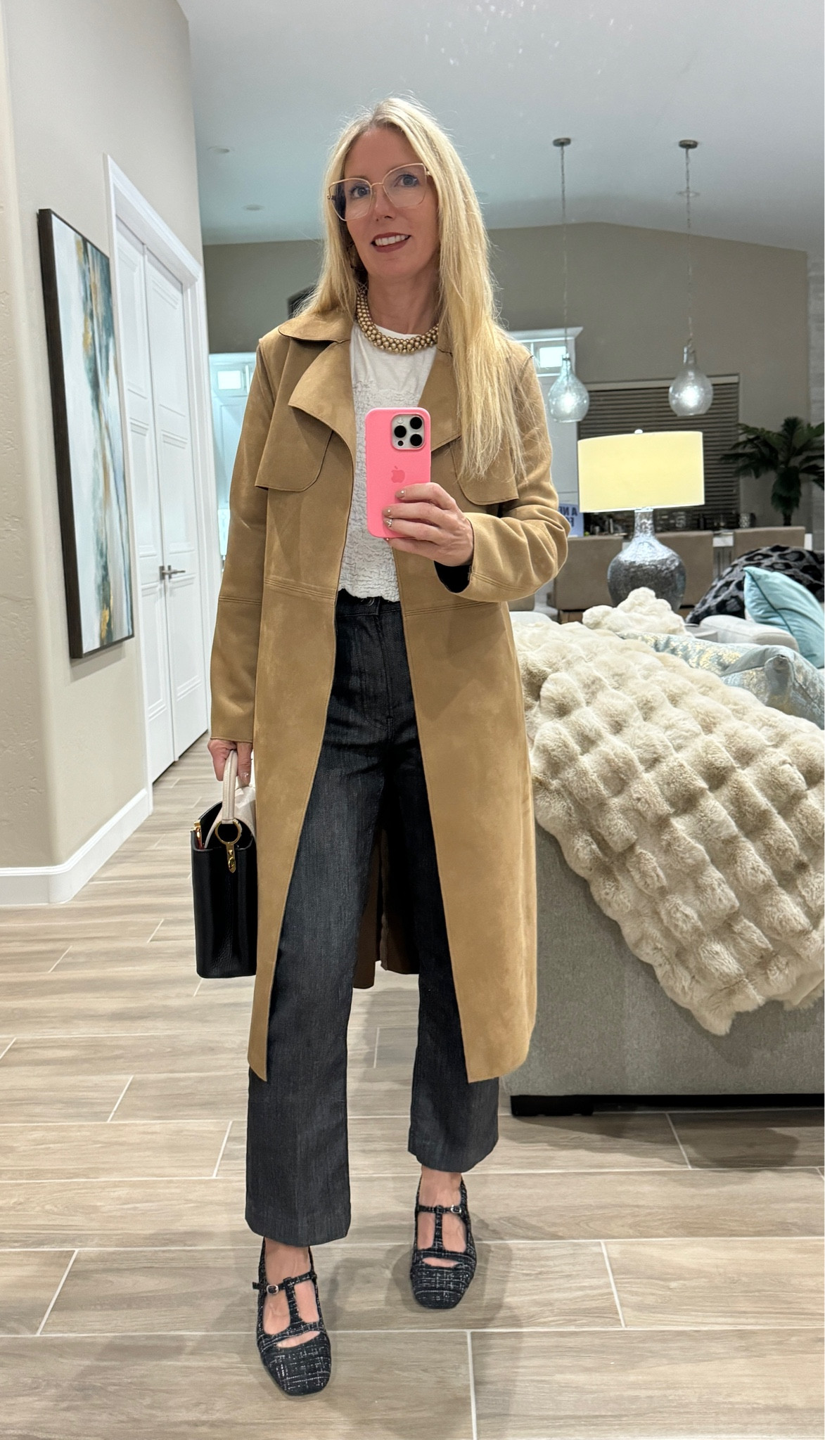 All you need is a white tee, straight leg denim, and an on trend trench!

#LTKWorkwear #LTKTravel #LTKStyleTip