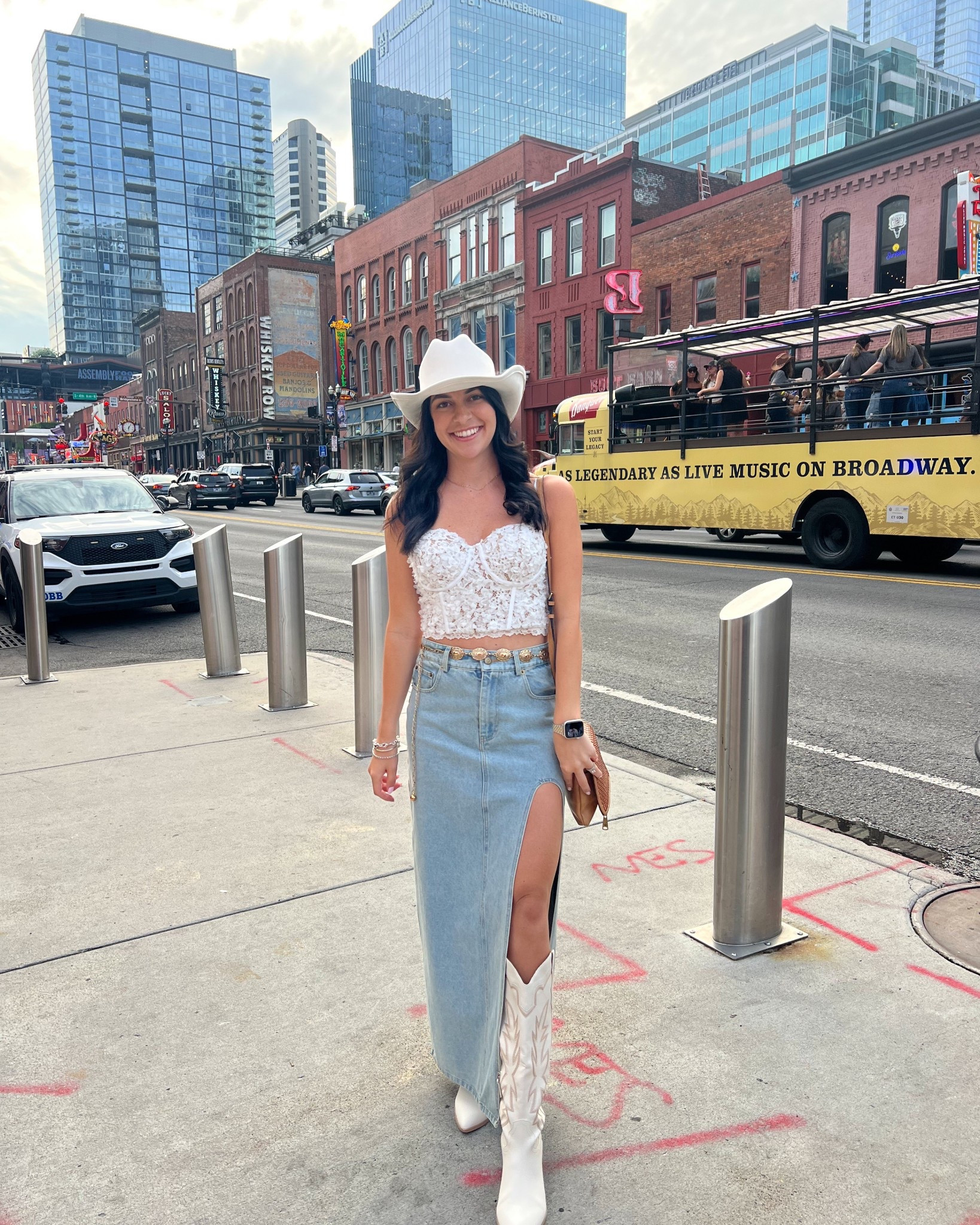 Nashville outfit idea!! Perfect for a country concert too!!