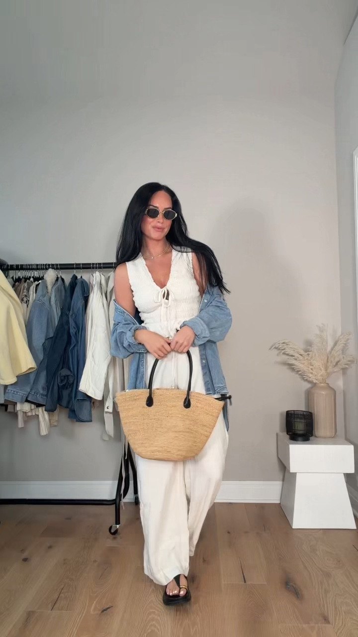 This Abercrombie crinkle set is so lightweight + perfect for warm weather or vacation paired with an oversized denim for an easy layer, straw bag for that relaxed vibe, and Dolce Vita sandals to finish it off 🤍


@abercrombie @Aritzia 
#summerstyle #vacationoutfit #effortlesschic #abercrombiestyle #neutraloutfit #everydaystyle