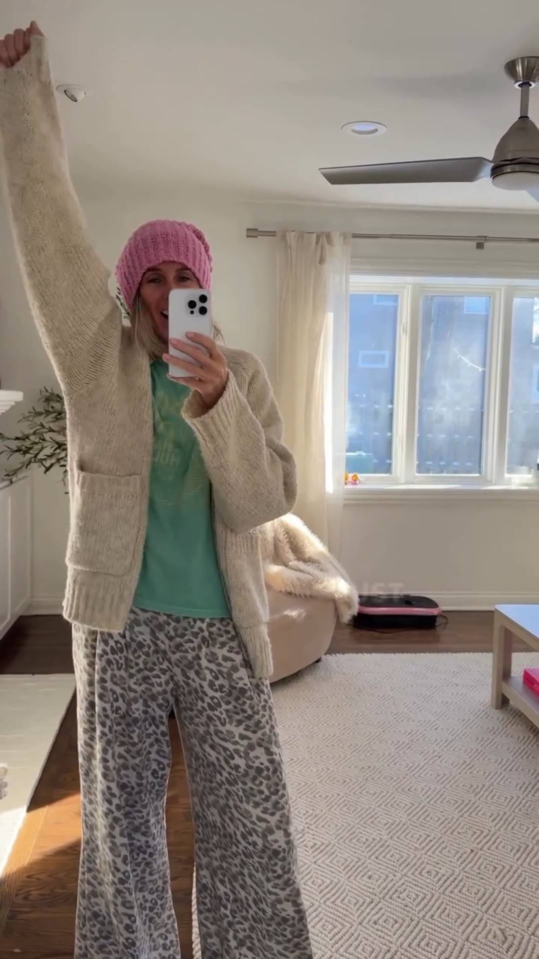 getting asked for links over on insta, so here they are…

wearing small in both cardigan and pants. 

#LTKstorytime #LTKdayinmylife #LTKmomlife