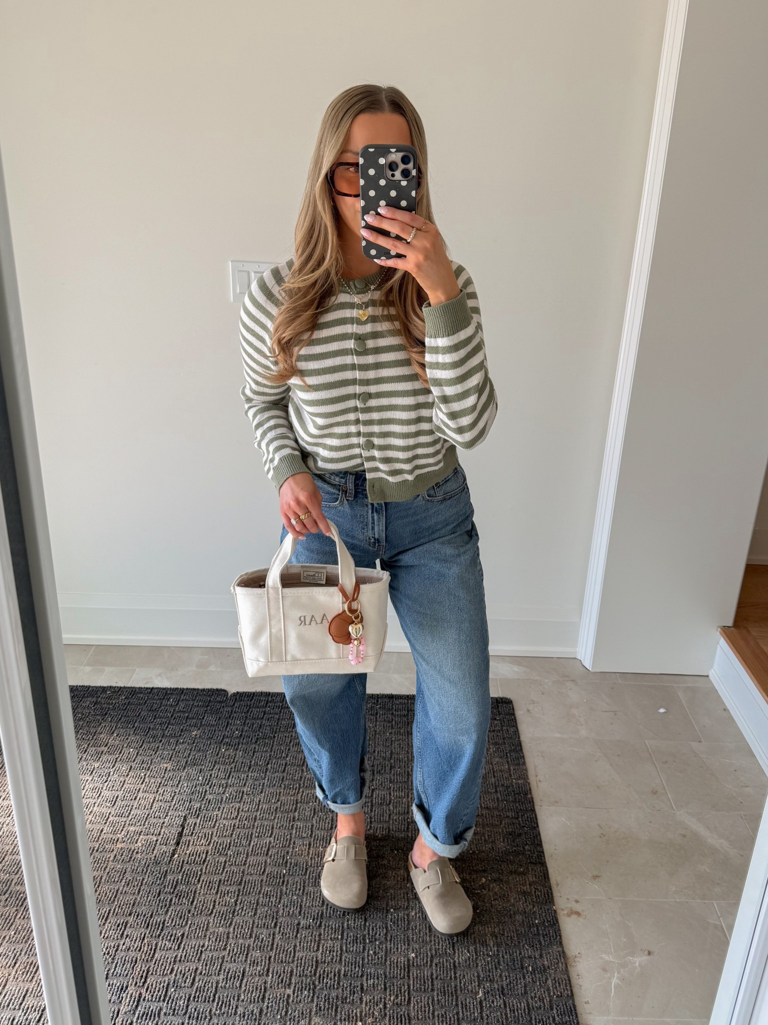 Spring ootd🌸
Cardigan is old from target but I linked a similar one!
Jeans are Abercrombie size 26L


#LTKootd #LTKdayinmylife #LTKgrwm