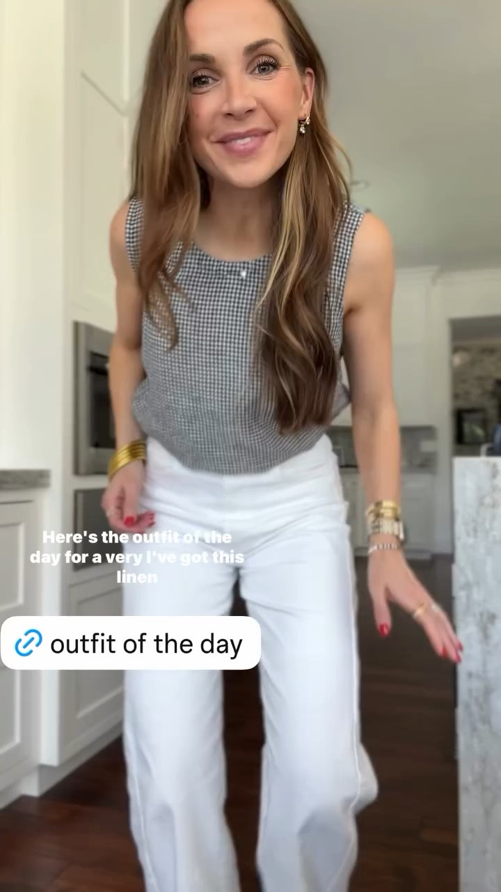 Wednesday OOTD
@mother jeans
@Quince 
@Tuckernuck 
@Electric Picks Jewelry