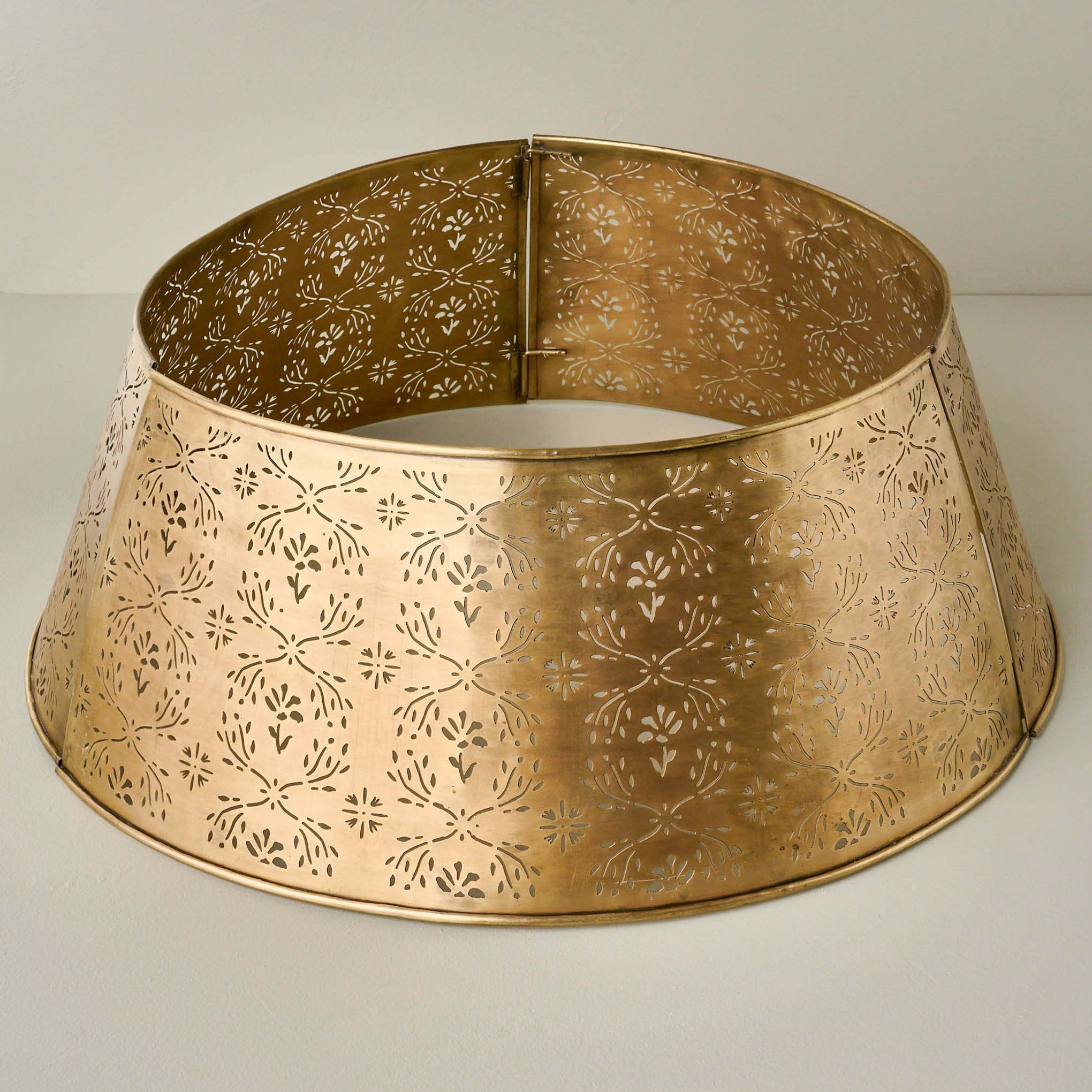 Antique Brass Finish Tree Collar | Magnolia