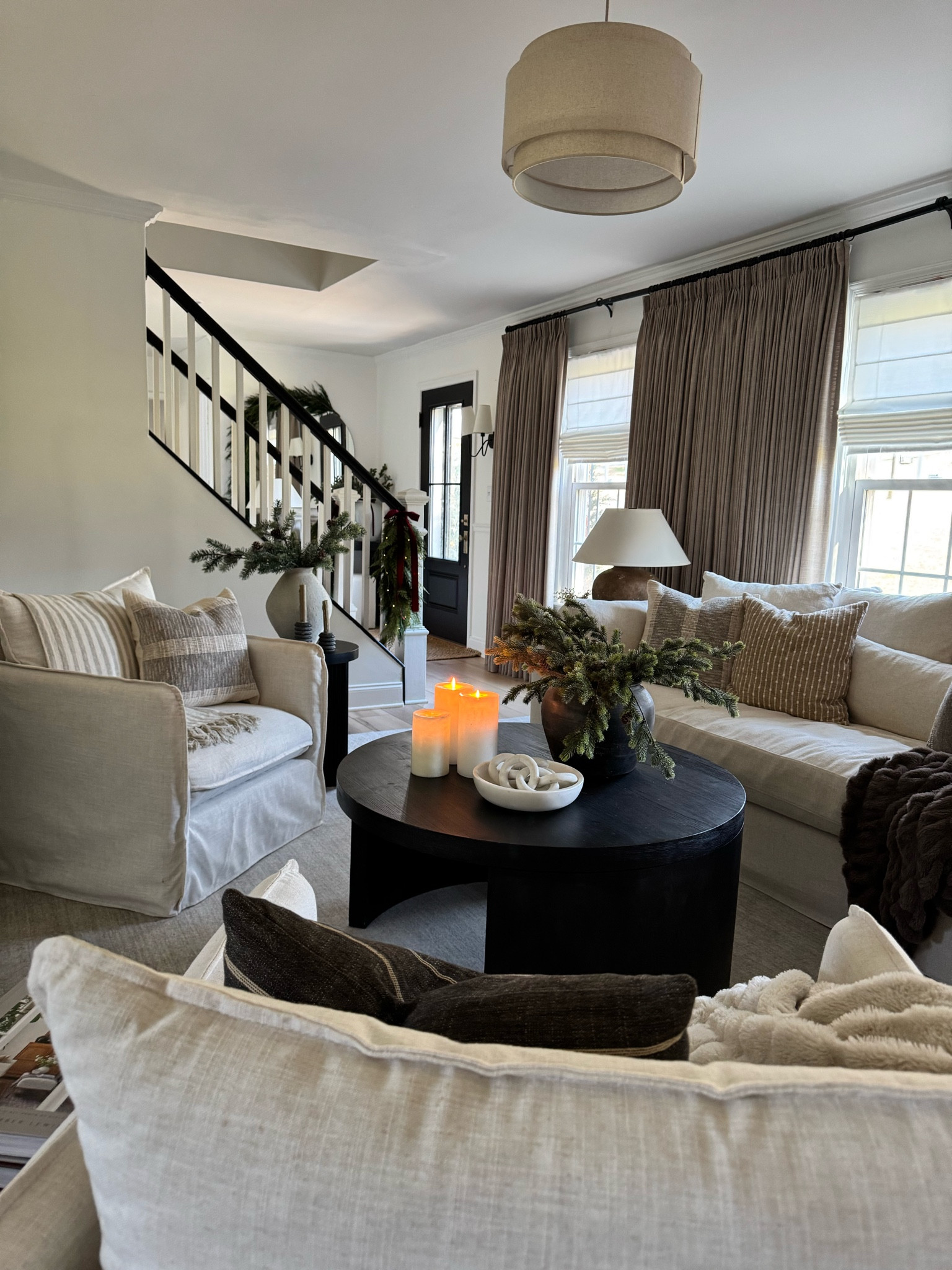 Cozy living room 

#LTKHome #LTKHoliday