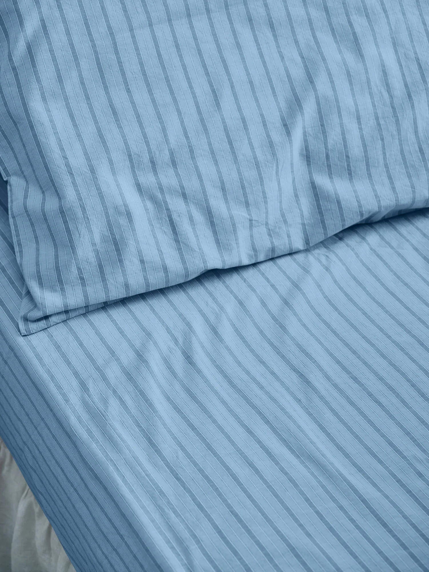 Pale Blue Favorite Shirt Stripe Cotton Fitted Sheet | Piglet