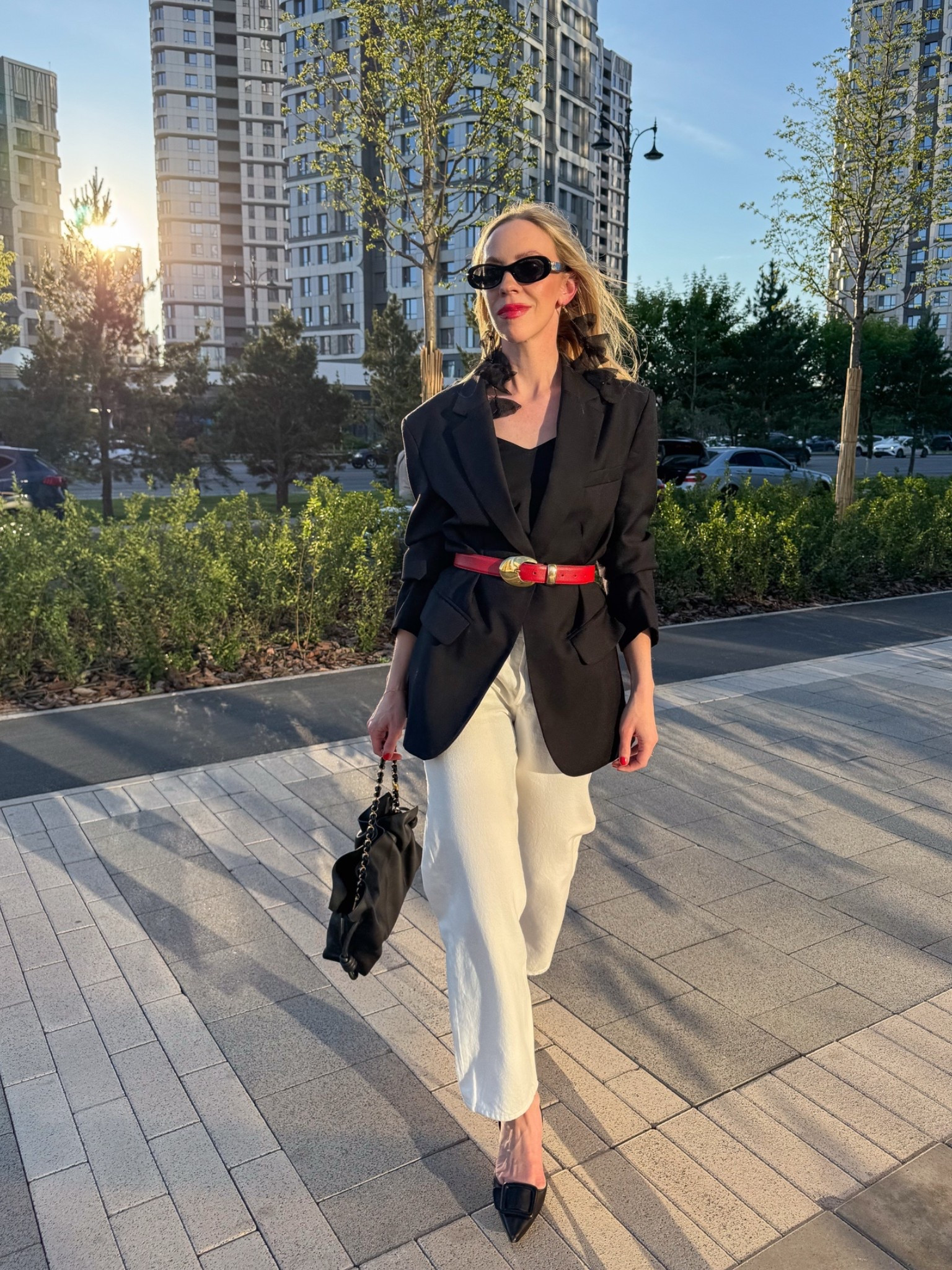 Summer date night, oversized black blazer, white baggy jeans, red belt, Loewe handbag, style over 40

#LTKSeasonal #LTKOver40 #LTKSaleAlert