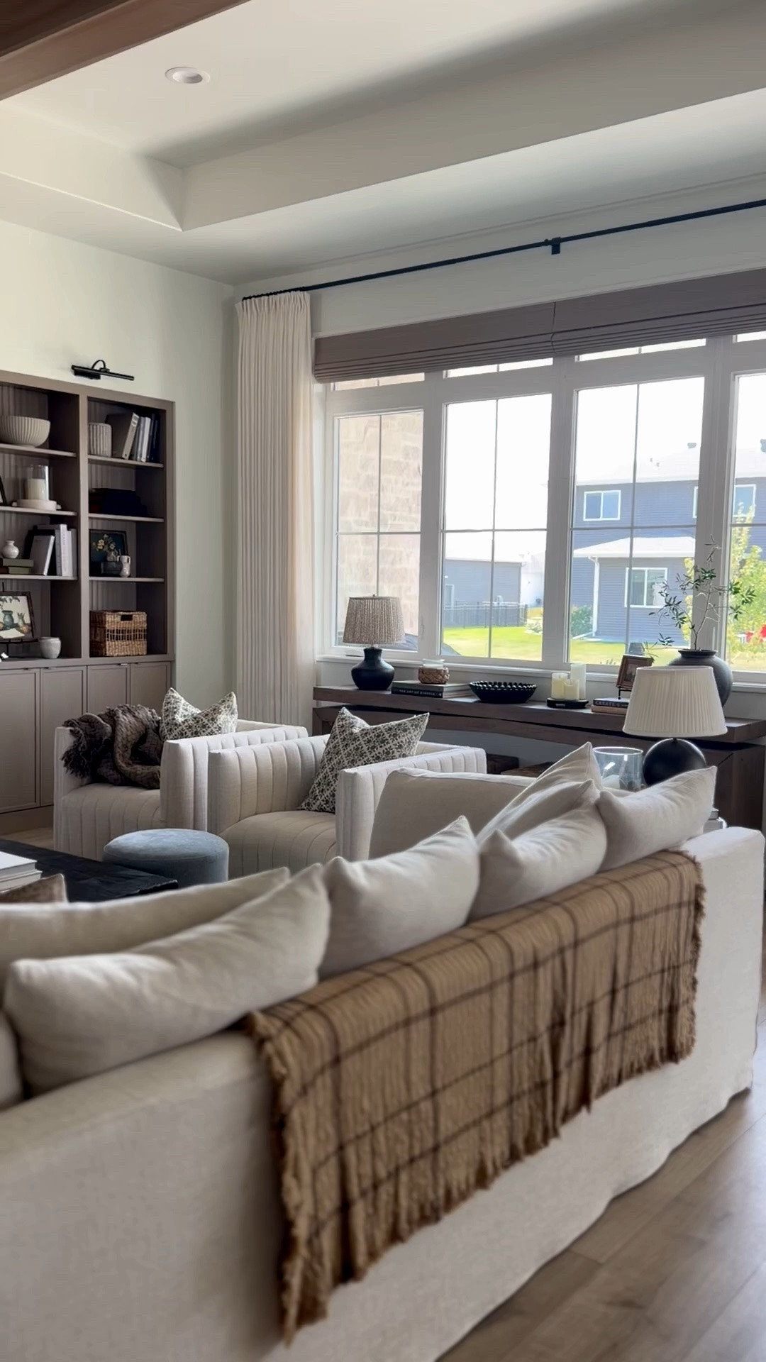 Shop our living room!

#LTKHome
