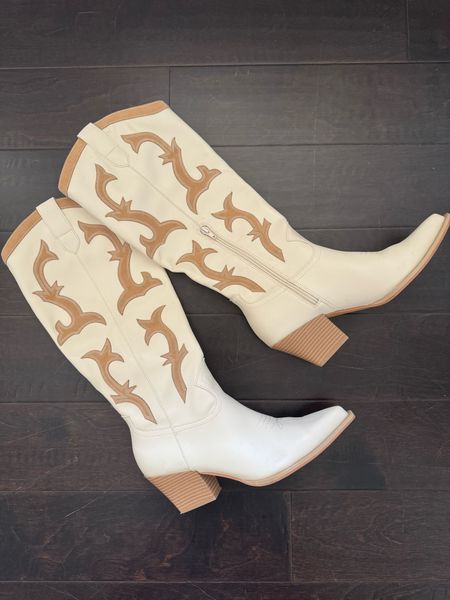Country concert, country festival, stagecoach, country thunder, coastal cowgirl, cowgirl boots, cowboy boots, festival fashion, western fashion, western wear, country concert outfit, Nashville, neutral boots

#LTKfindsunder100 #LTKFestival #LTKshoecrush