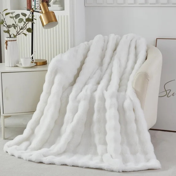 URBONUR White Faux Rabbit Fur Throw Blanket for Couch Chair, Fluffy Bubble Throw Blanket, Cute Fu... | Walmart (US)