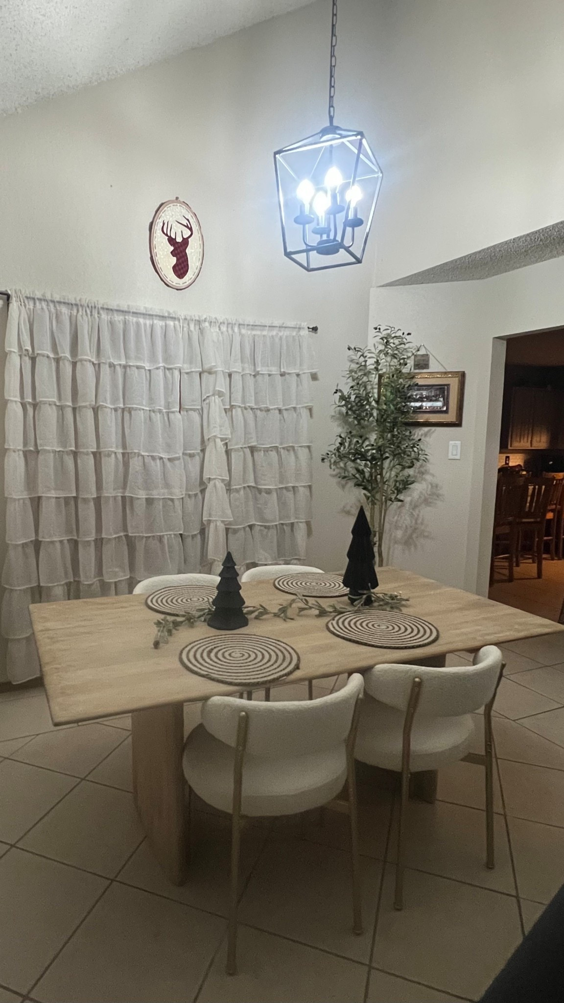 Loved my new table can’t wait to see the completed makeover wait till yall see the before and after 😍

#LTKHome #LTKdayinmylife #LTKvlog