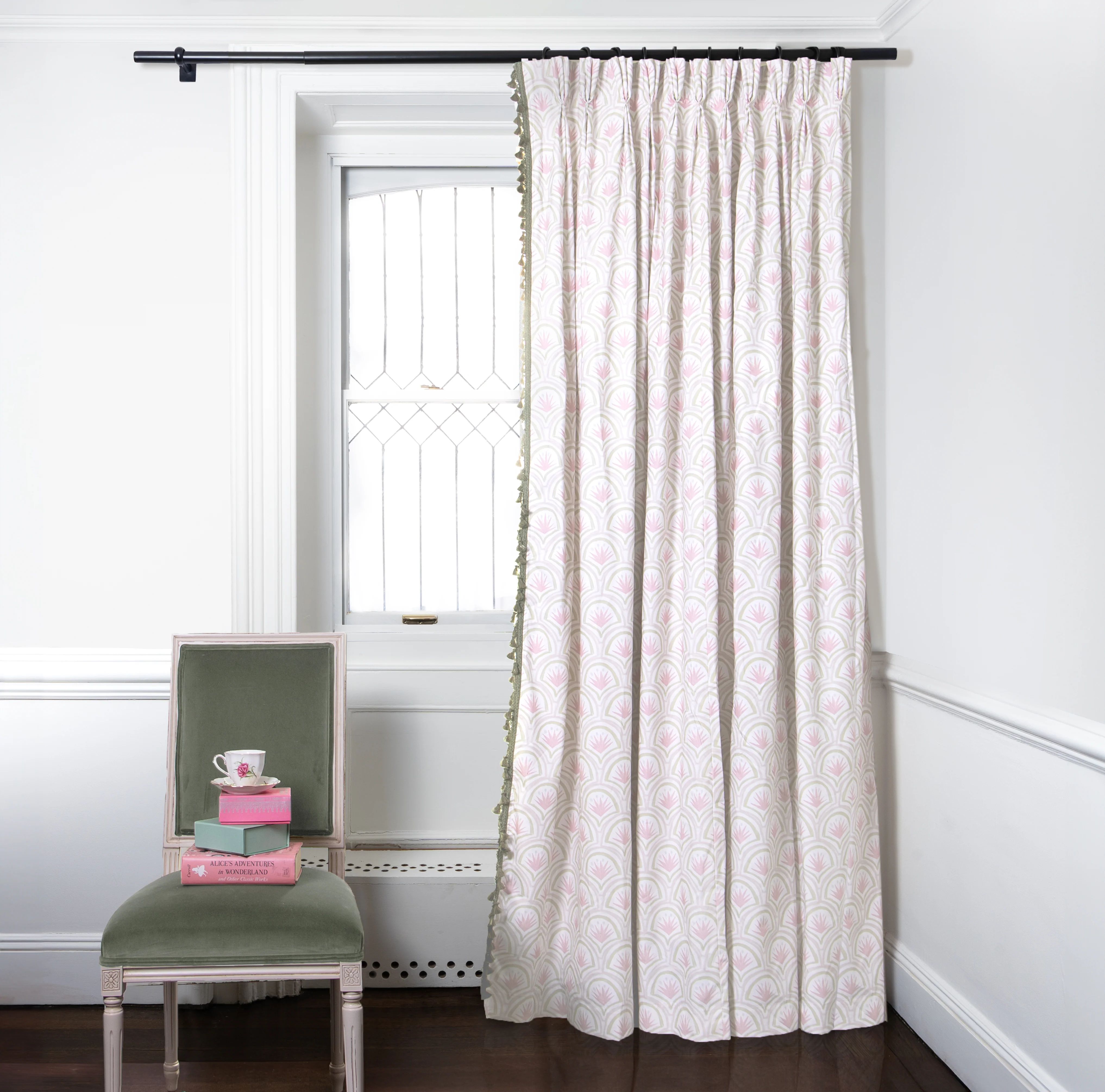 Thatcher Rose
                Custom Curtain | Pepper