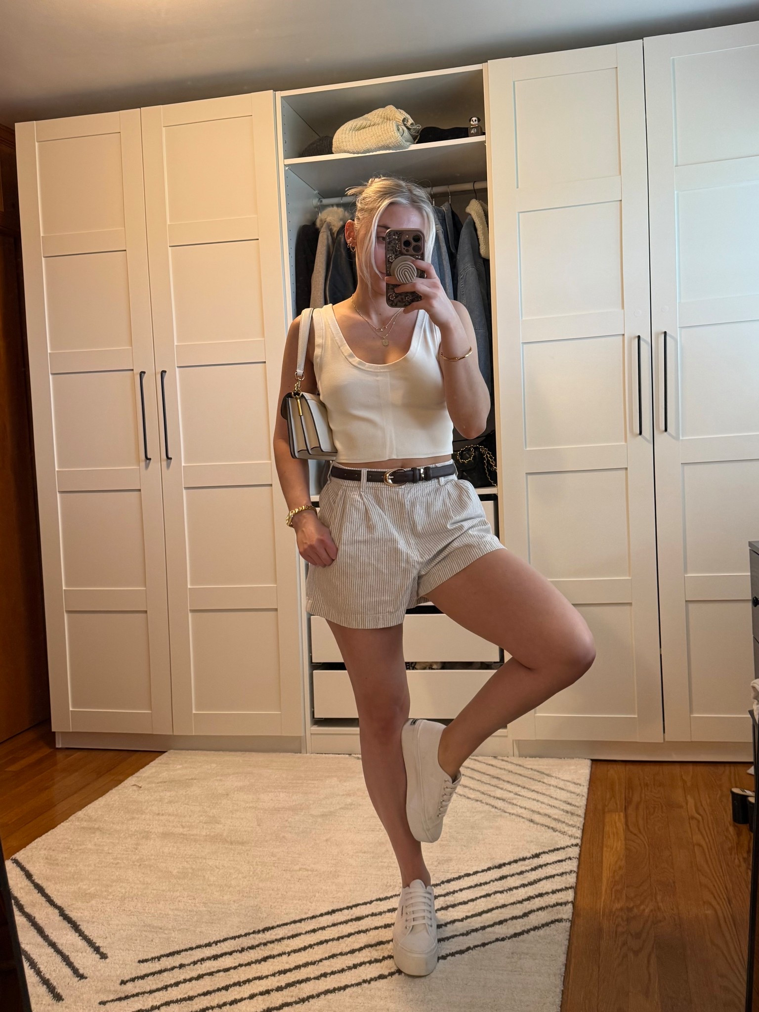 Spring outfit, summer outfit, chic, easy outfit, neutral, linen shorts, stripe shorts, city outfit, fashion 2026, spring 2026