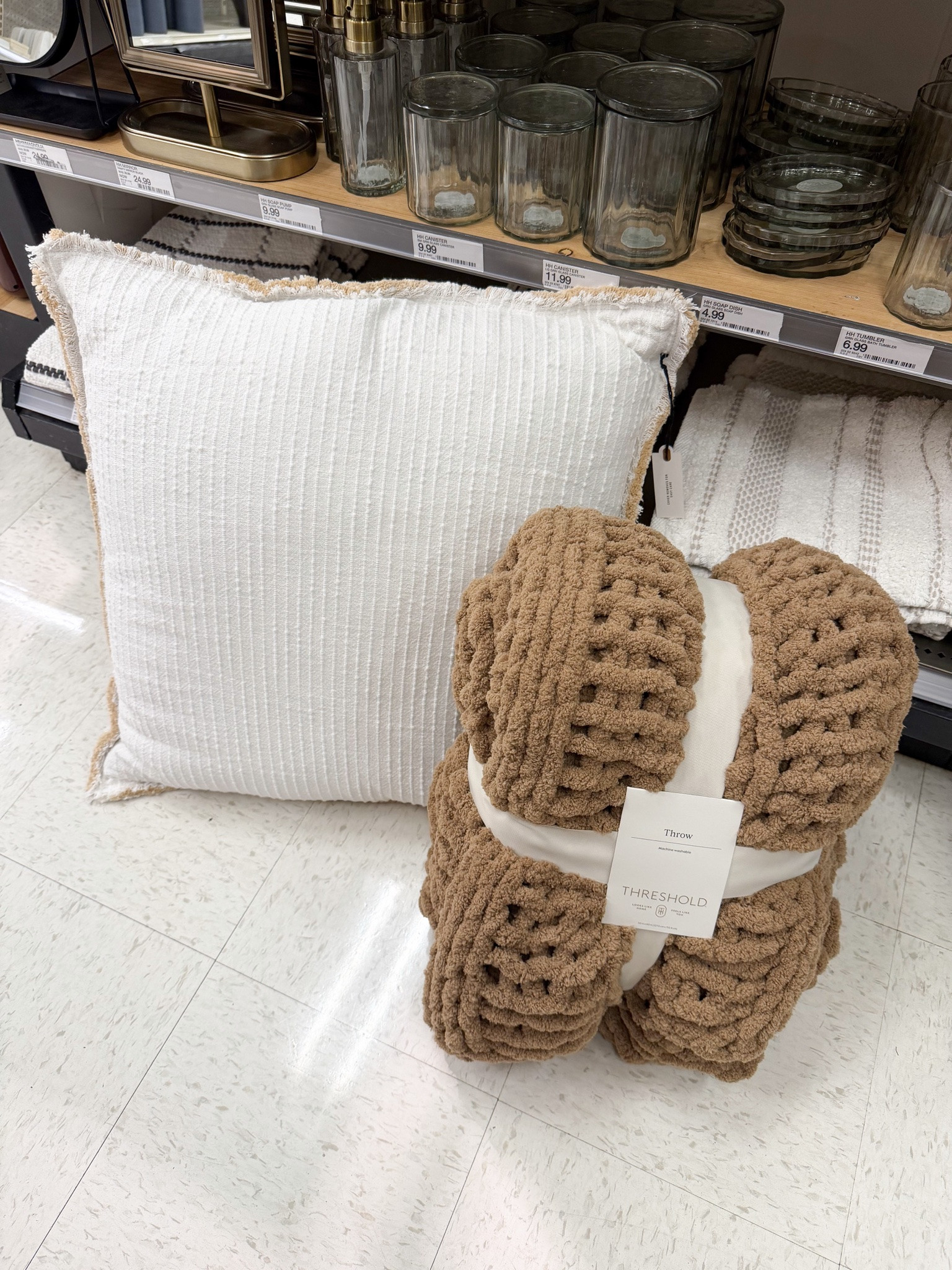 Target new fall home decor // throw pillow // throw blanket // threshold studio McGee