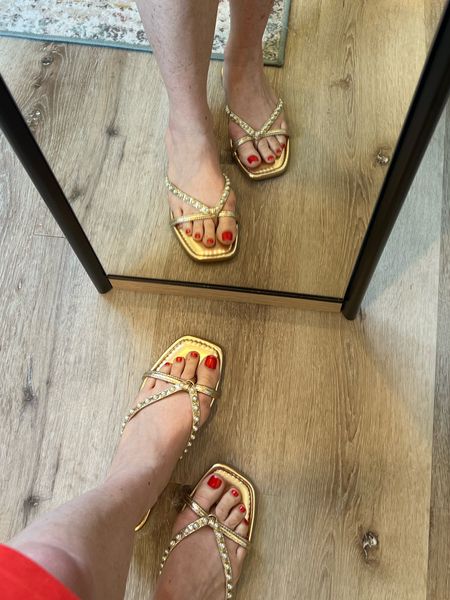 The cutest gold & pearl flat sandals! 🌷🍁

#LTKFindsUnder100 #LTKShoeCrush