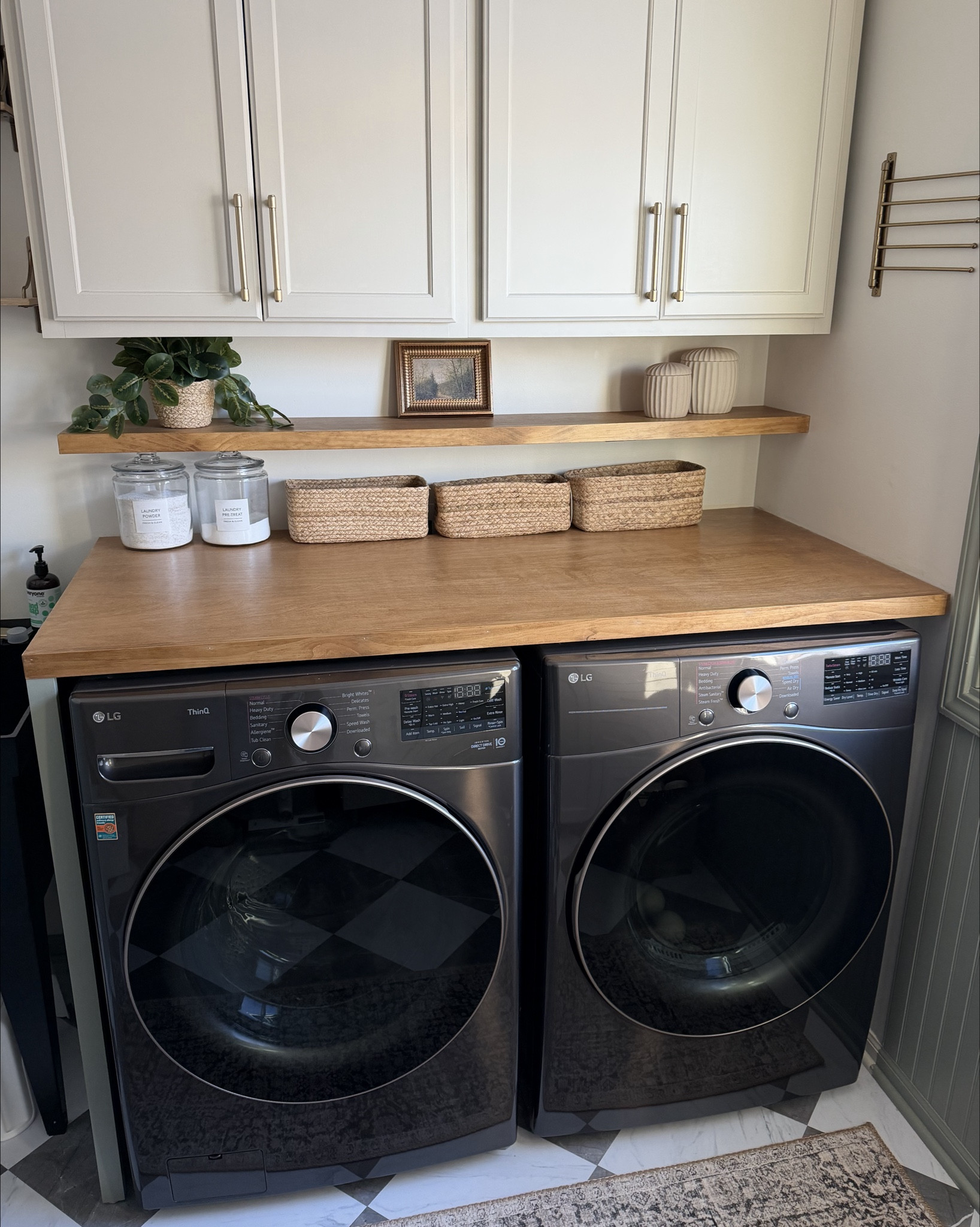 ✨LAUNDRY ROOM STILLS✨

Realized I haven’t shared any stills of my laundry room and it’s always important to appreciate the ✨details✨

Swipe for the before 👉🏻
.
.
.
.
.
#laundryroom #laundryroommakeover #diyproject #homeprojects #laundryroominspo 

#LTKHome