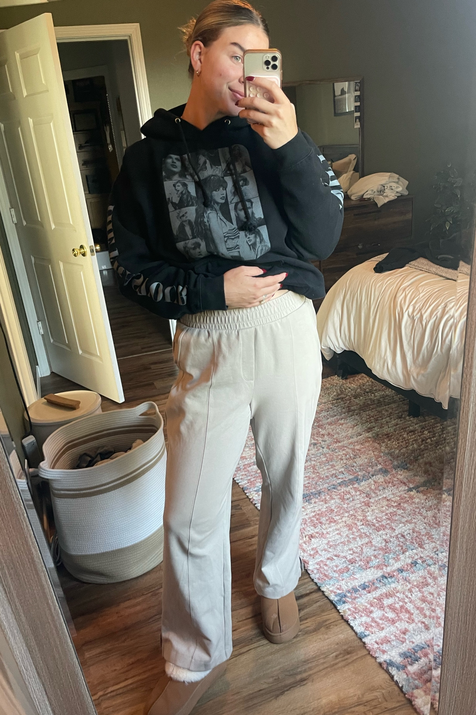 OLD NAVY SWEATS 🖤

#LTKFindsUnder50 #LTKSaleAlert