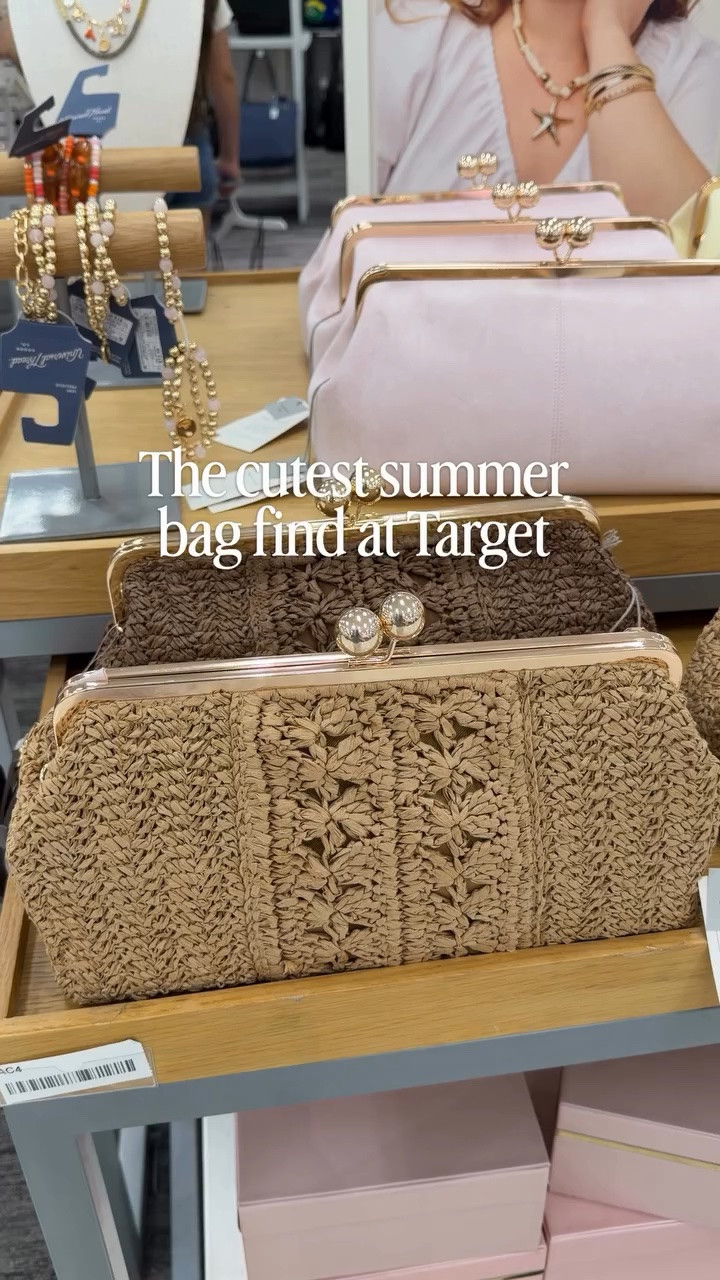 Target summer accessories are seriously so good this year 🤎 The straw clutch comes in natural and brown, plus there were suede versions in pink and yellow too! Love that you can wear it as a clutch or add the strap 🙌

#targetstyle #targetfinds #targetfashion #summerstyle #summerbags #targetaccessories #affordablefashion #handbagstyle #strawbag #targetnewarrivals