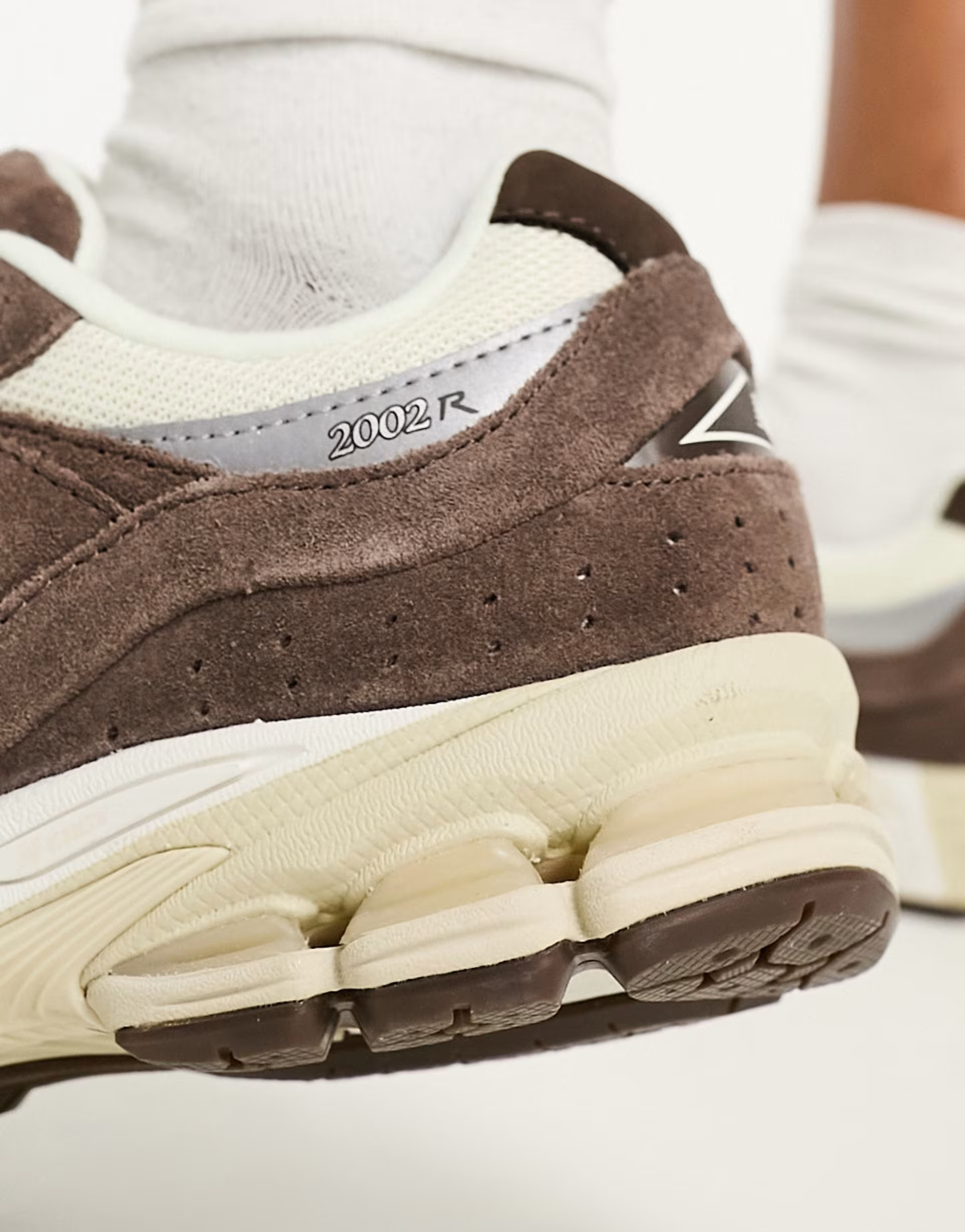 New Balance 2002R  trainers in brown - exclusive to ASOS | ASOS (Global)