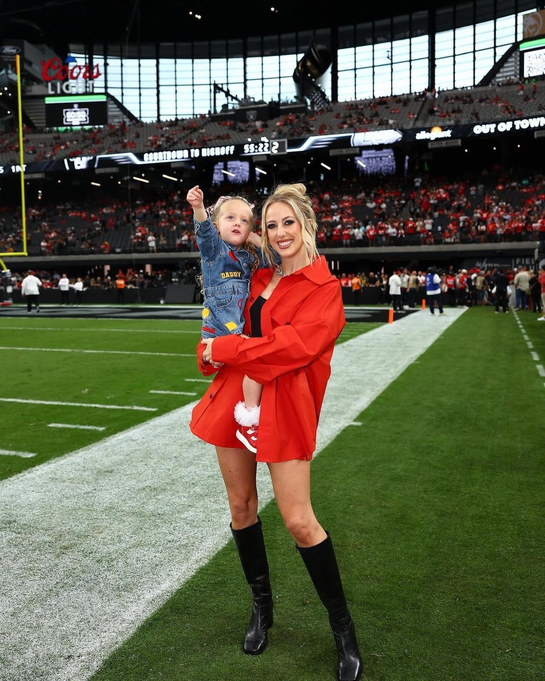 Undefeated in Vegas✔️ 7-0 let’s goooooooo

#LTKShoeCrush #LTKStyleTip #LTKSeasonal