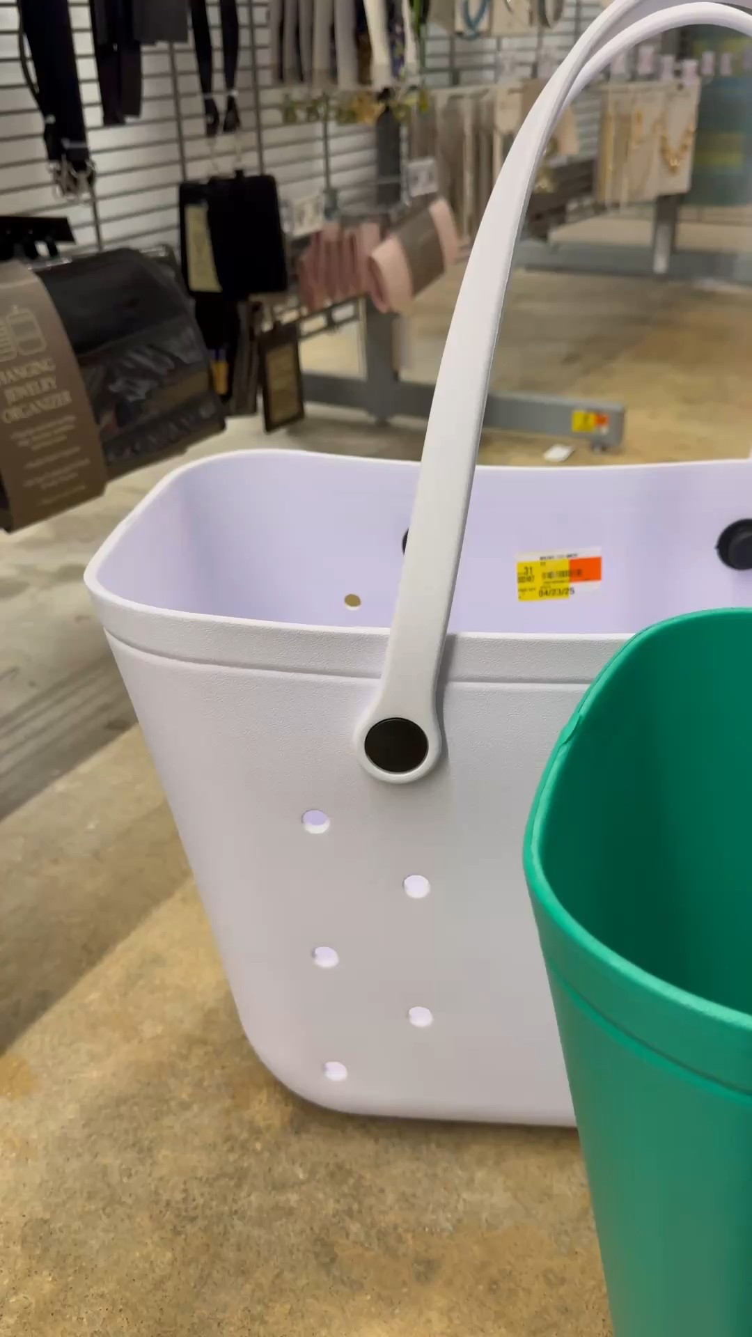 Cute bags for the pool or beach this summer. 