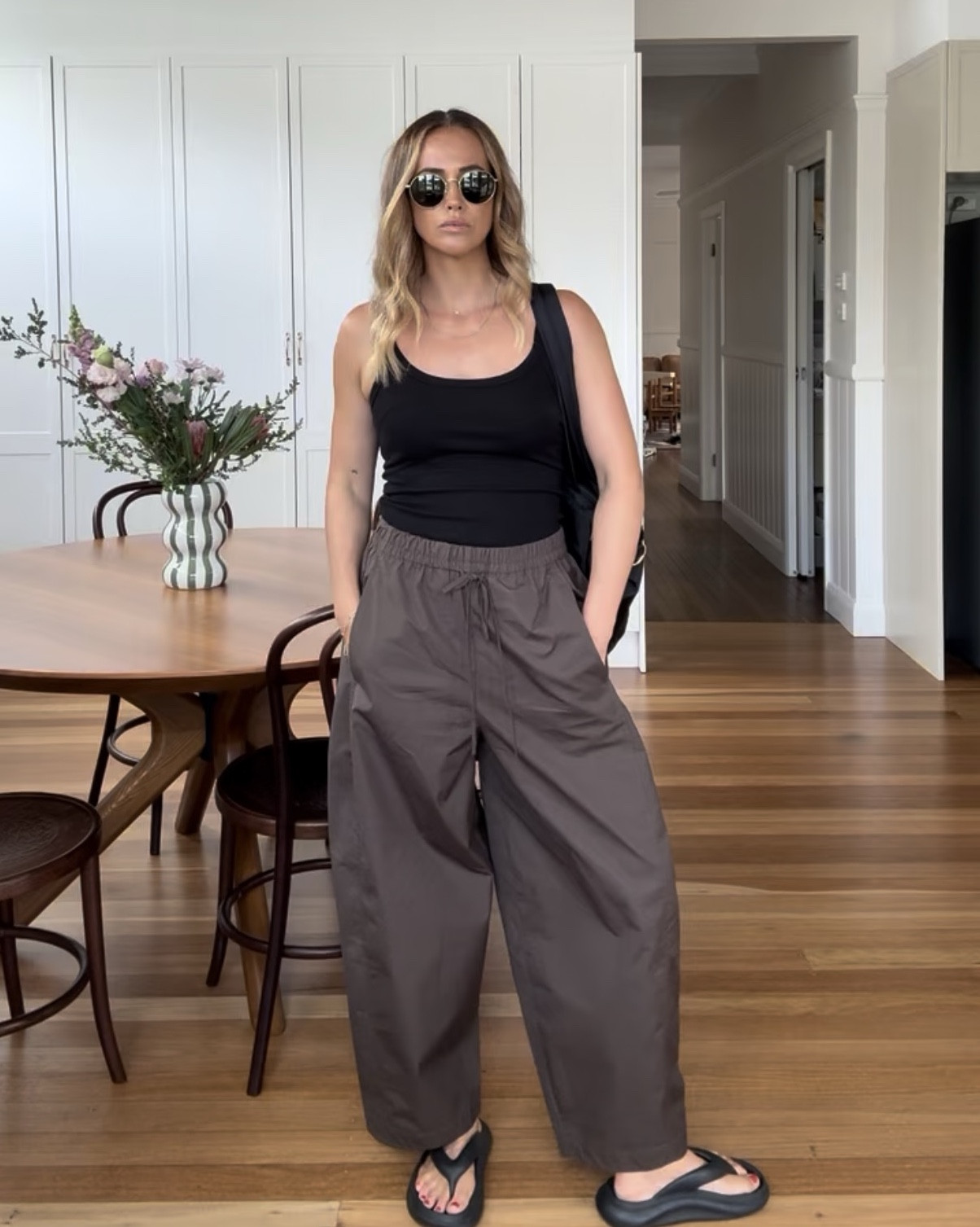 Finally a pair of barrel leg pants that I like on me 🤎
I’m wearing the size 10 in the Olive colour 