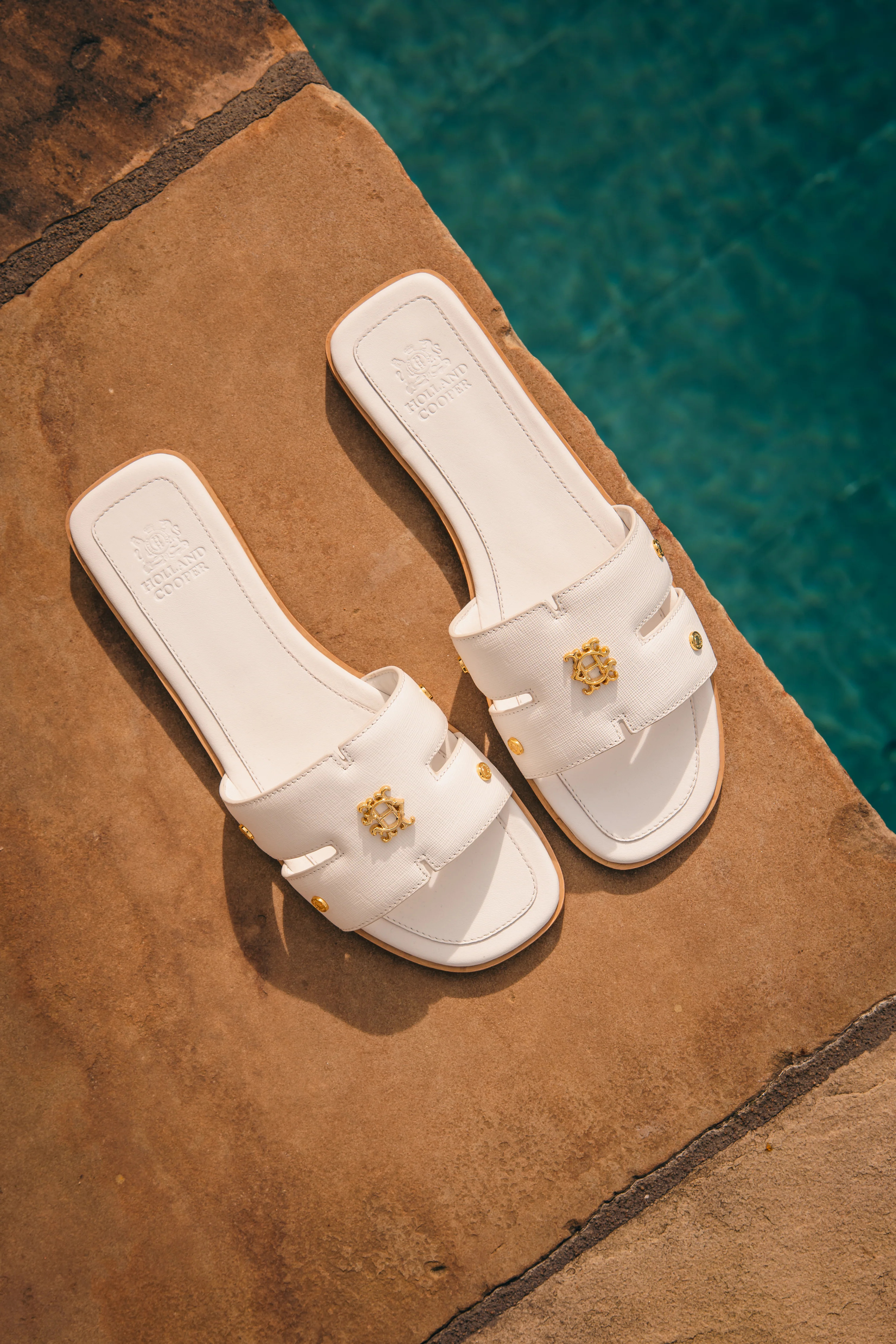 Heraldic Monogram Slides (White Saffiano) | Holland Cooper