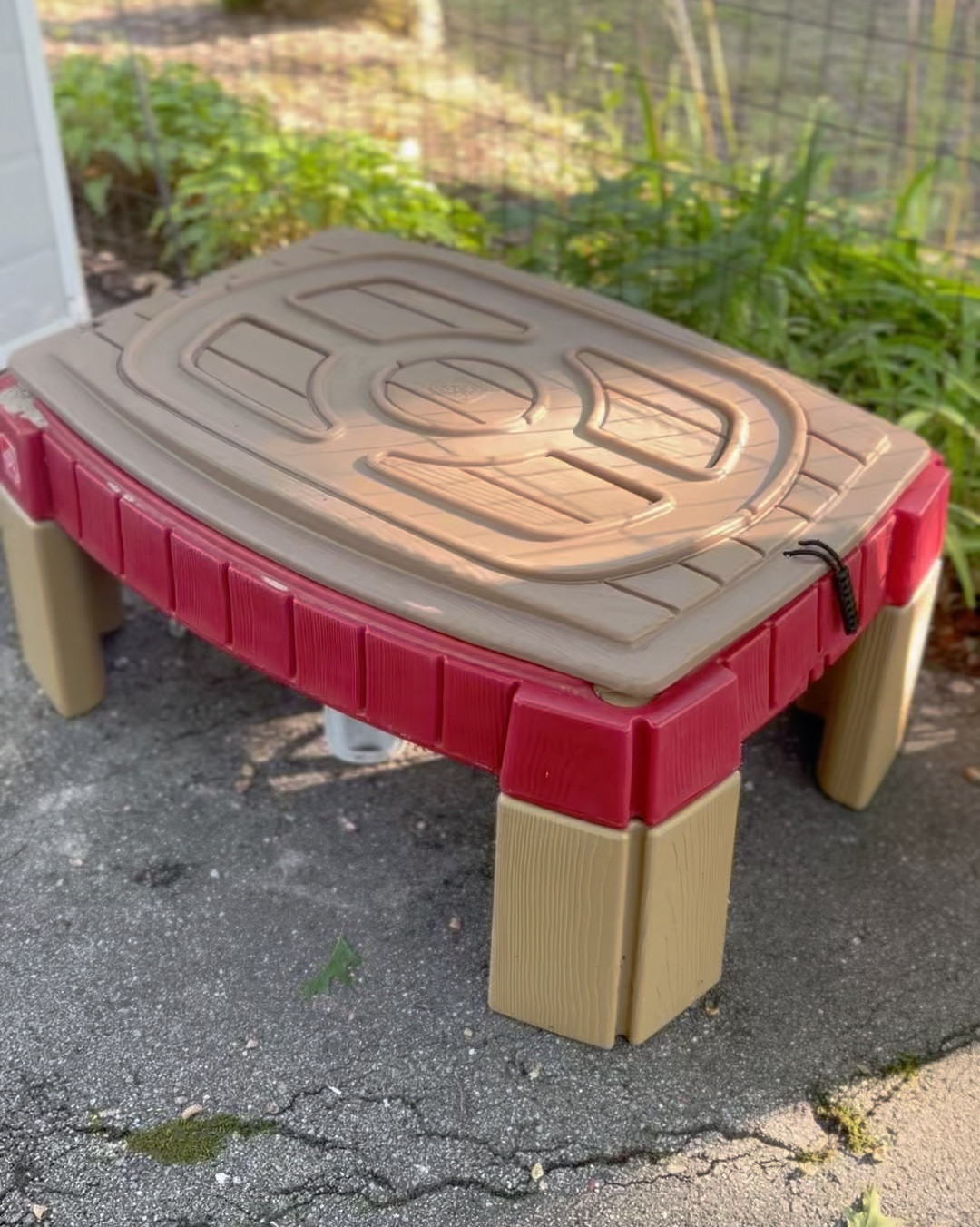 Step2 play sand table is perfect for keeping your kiddos entertained this summer! 

#LTKKids #LTKHome #LTKVideo