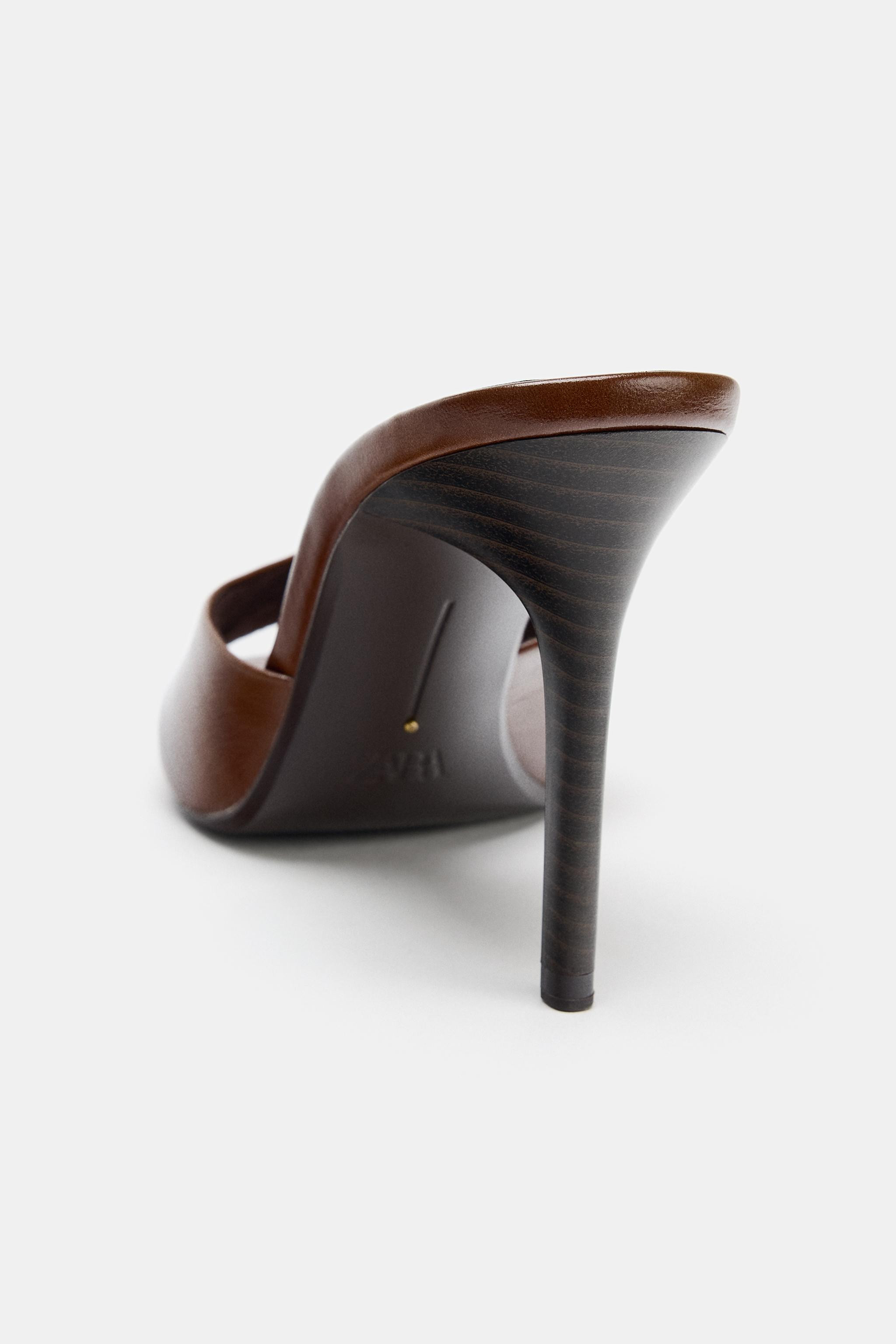 DescriptionContentsMeasurementsAthletic derby shoes. Back in a color combination. Lace-up closure... | Zara US