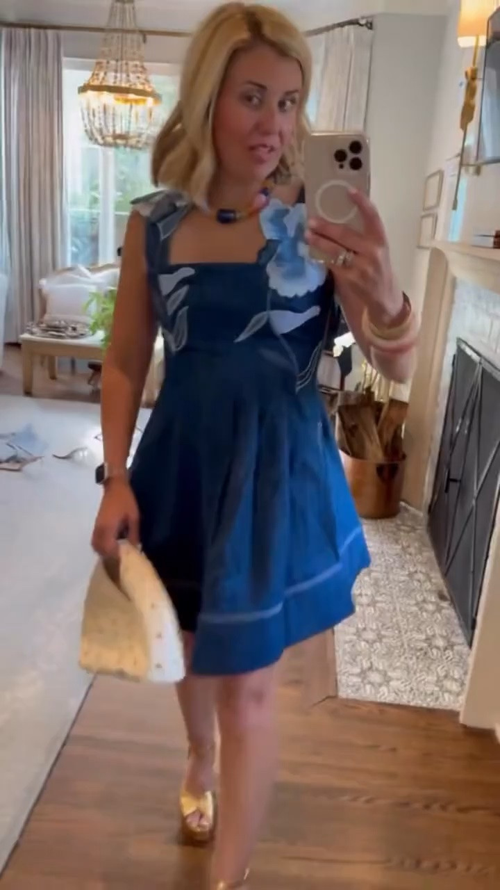 DRESS on sale! Can you even?? The details of this denim dress are over the top good! I’m in an xs & 8 heels. 

*Use my code Catherine20 on A+B
*Use my code Mixandmatchmadness on Loopy

 



 

#LTKOver40 #LTKdayinmylife #LTKmomlife