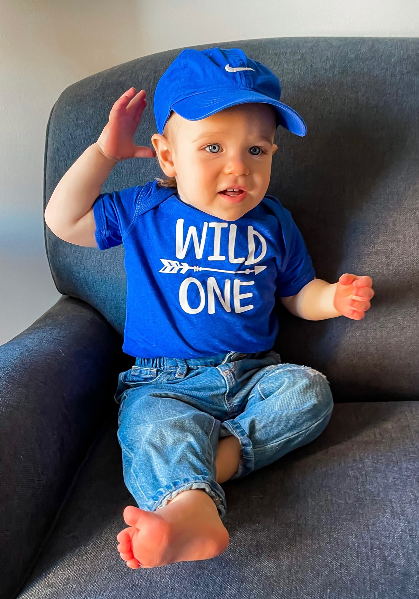 One year old! Baby boy’s first birthday photoshoot 💙 Wild One Onesie, blue jeans and a Nike Hat

One year old, onesie, first birthday, photo ideas, outfit ideas, one onesie, birthday outfit, baby jeans, toddler jeans, Nike hat, infant hat, toddler hat, baby boy onesie, girl onesie