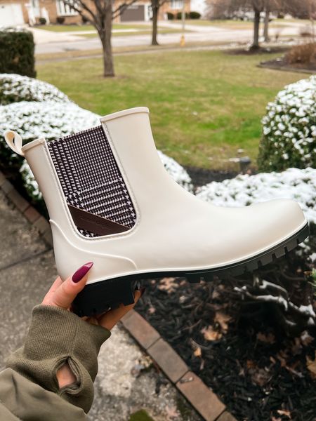 Black and white Chelsea rainboot with houndstooth detail only $39.99 - boots - winter boots - Chelsea boots - rainboots - Amazon Fashion - Amazon finds - Amazon Favorites - Amazon must haves 

#LTKSeasonal #LTKshoecrush #LTKunder50