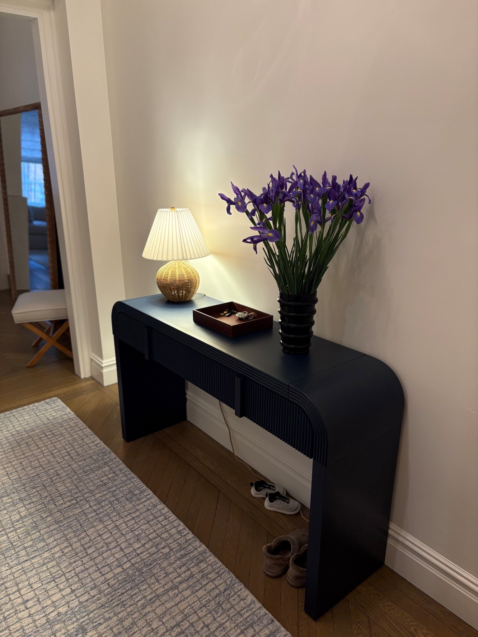 Looooove our new entryway table 


Wayfair / home decor / apartment / nyc / New York City / rattan / art deco 

#LTKHome #LTKSaleAlert #LTKdayinmylife