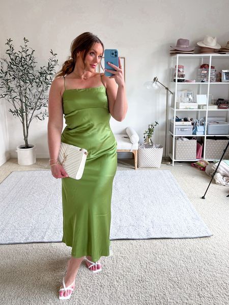 Guest wedding dress, what to wear to a wedding, satin cowl dress comes in 4 colors,

Size medium, could do a large as well! 

Abercrombie, Brittany Ann Courtney 

#LTKwedding #LTKcurves #LTKSeasonal