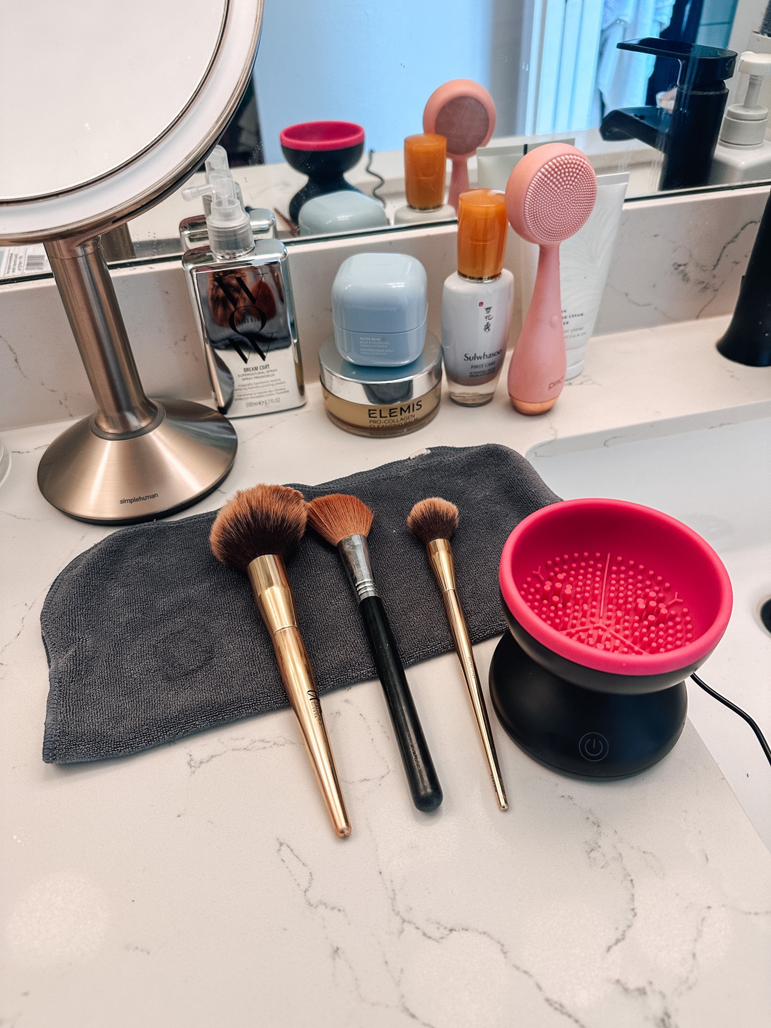 Electric Makeup Brush Cleaner Machine - Alyfini Portable Automatic USB  Cosmetic