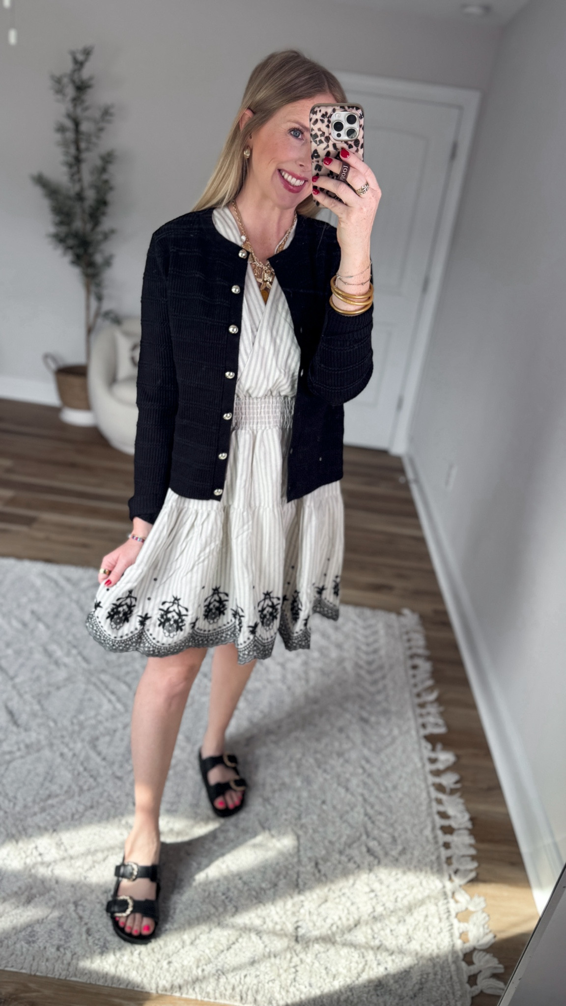 Weekend Walmart Wins try-on
Puckered cardigan- small
Faux wrap dress- small 

#LTKmomlife #LTKootd #LTKWorkwear