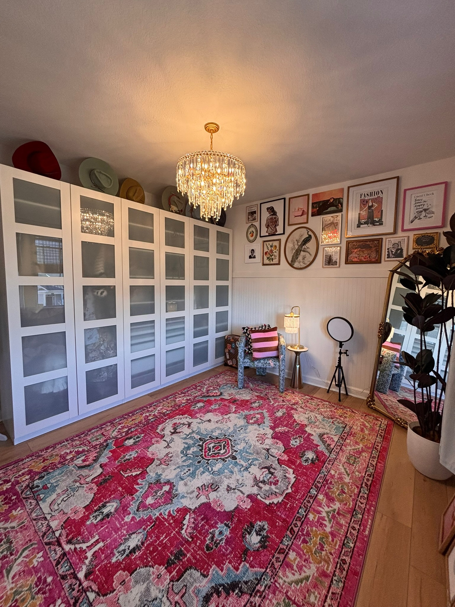 Another look around my office!!




Home office, home decor, chandelier, furniture, ikea, wardrobe, eclectic, unique, fun, justclassicallycassidy 

 #LTKHome