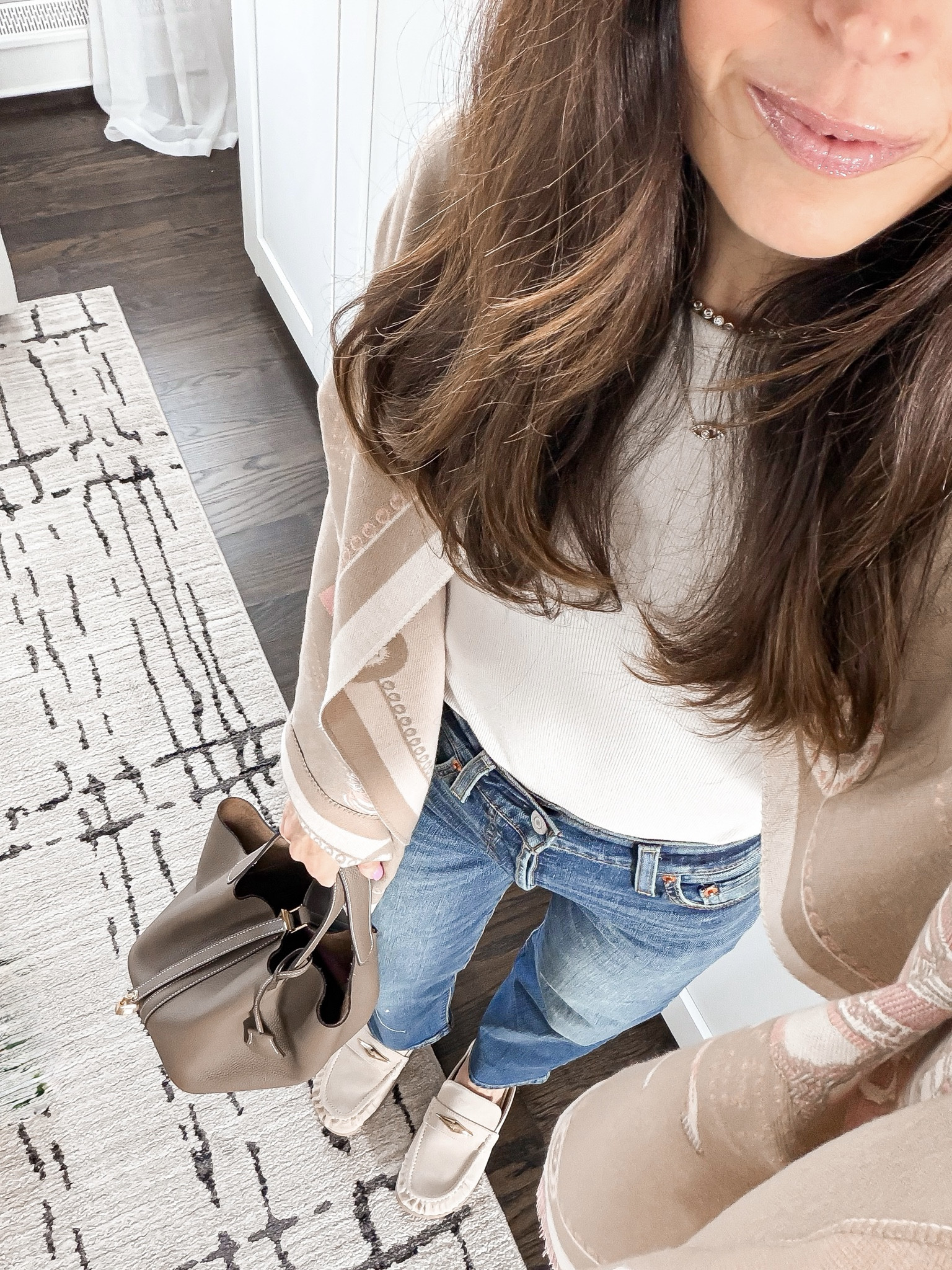 Neutral layers like this never fail 🤍 would you wear this today?

#LTKmomlife #LTKSeasonal #LTKOver40