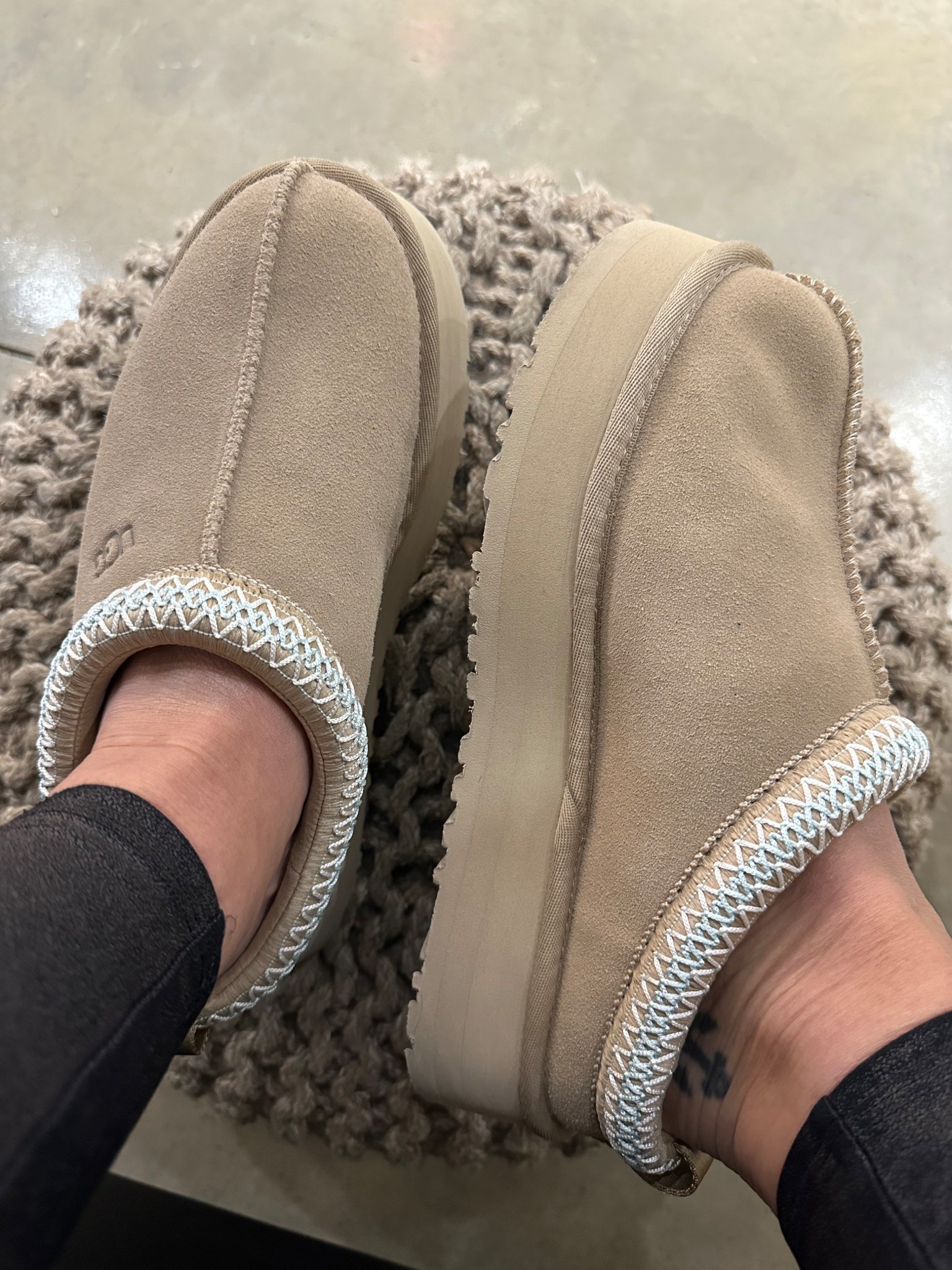 Platform Uggs…get them while you can! 

#LTKHoliday #LTKmomlife #LTKGiftGuide