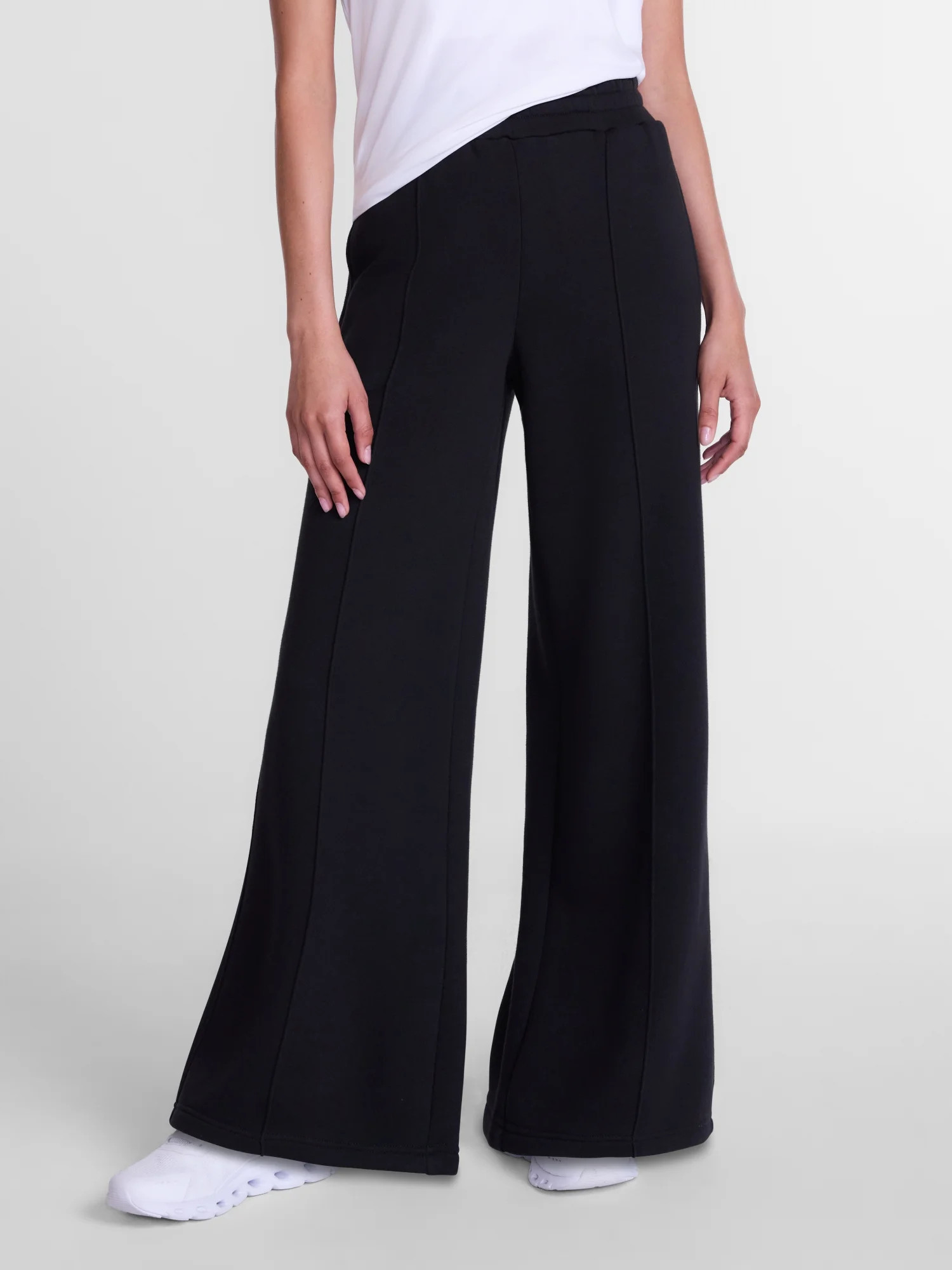 Athletic Works Women's and Women's Plus Pintuck Wide Leg Fleece Pants, 30" Inseam, Sizes XS-4X | Walmart (US)