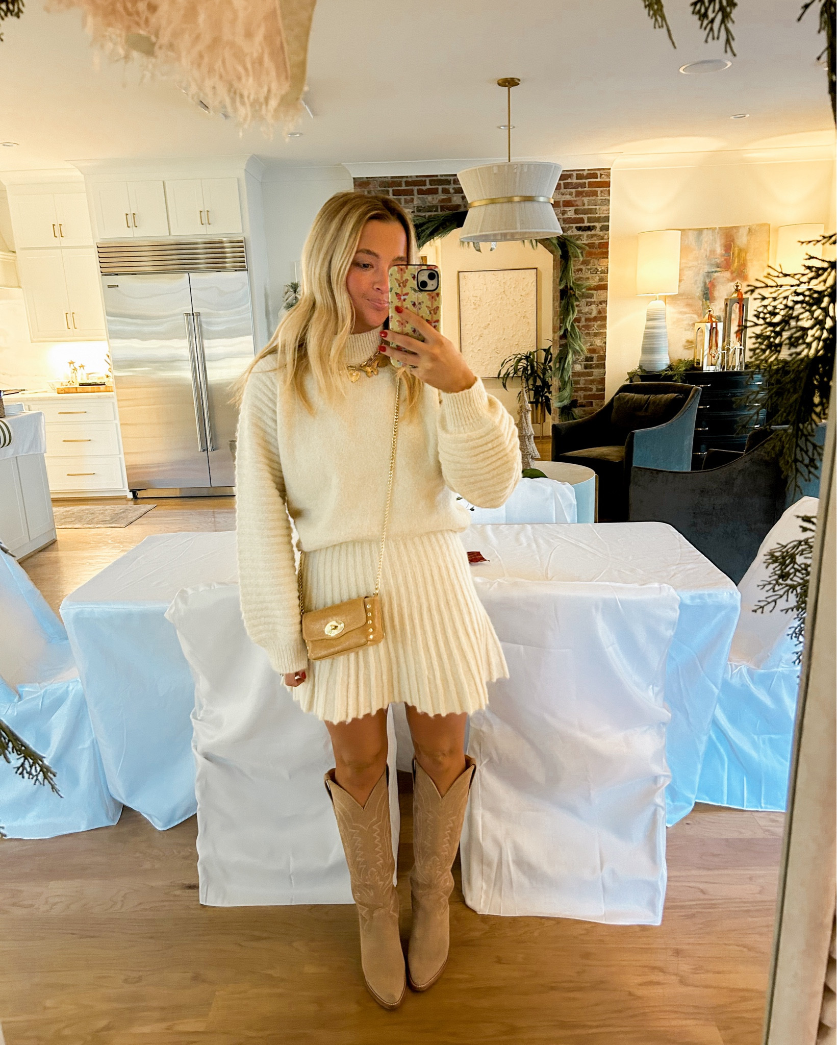 my set is actually from the pants store but i found it on amazon so i linked it! i also linked mini purses from amazon that i love! 

#LTKSeasonal #LTKShoeCrush #LTKStyleTip