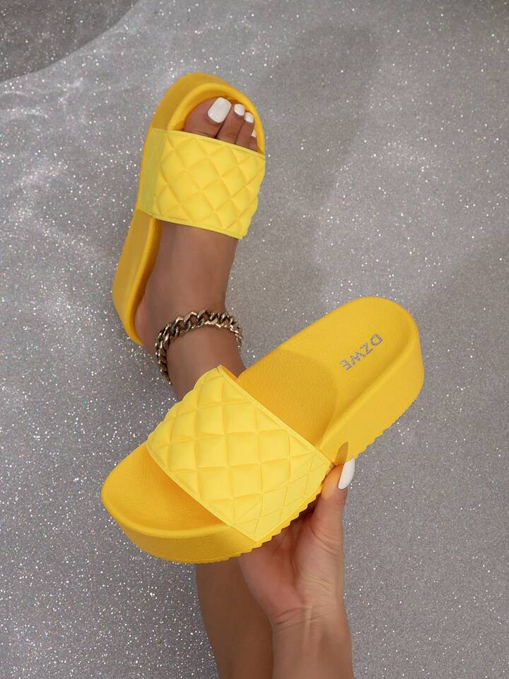 Summer New Women's Casual Fashionable Rhombus Pattern Thick-Soled Height-Increasing Slippers, Out... | SHEIN