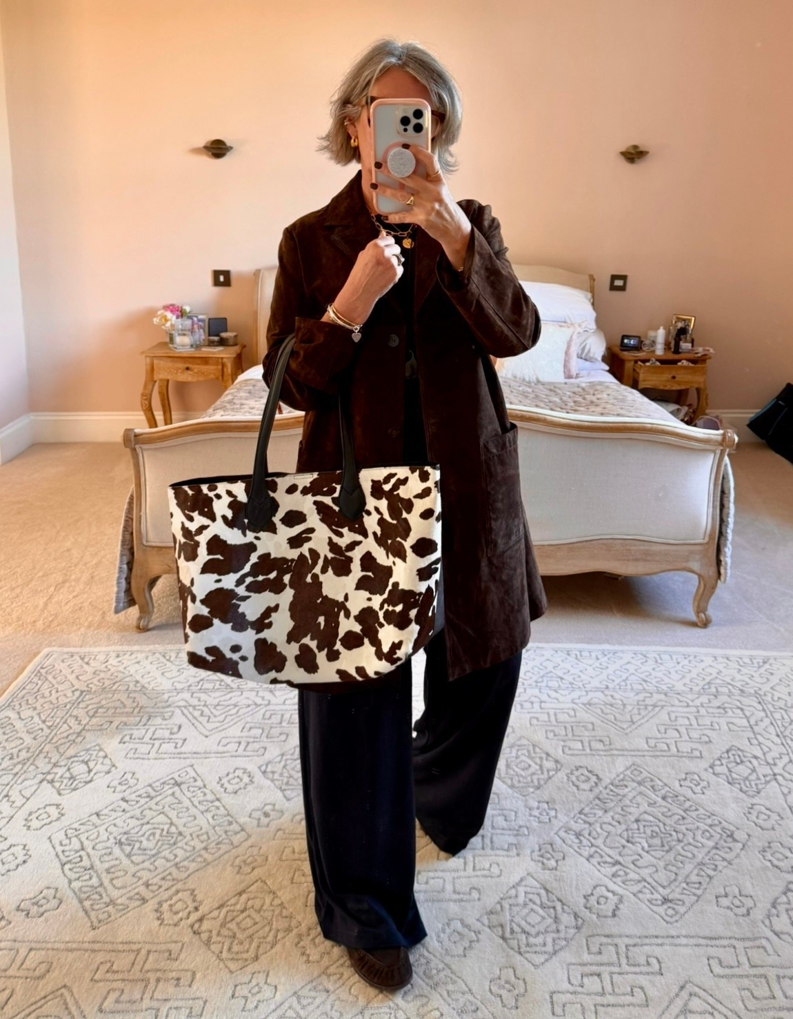 New Bag 🐄
Zara suede coat size medium 


#LTKbag #LTKautumn #LTKstyletip